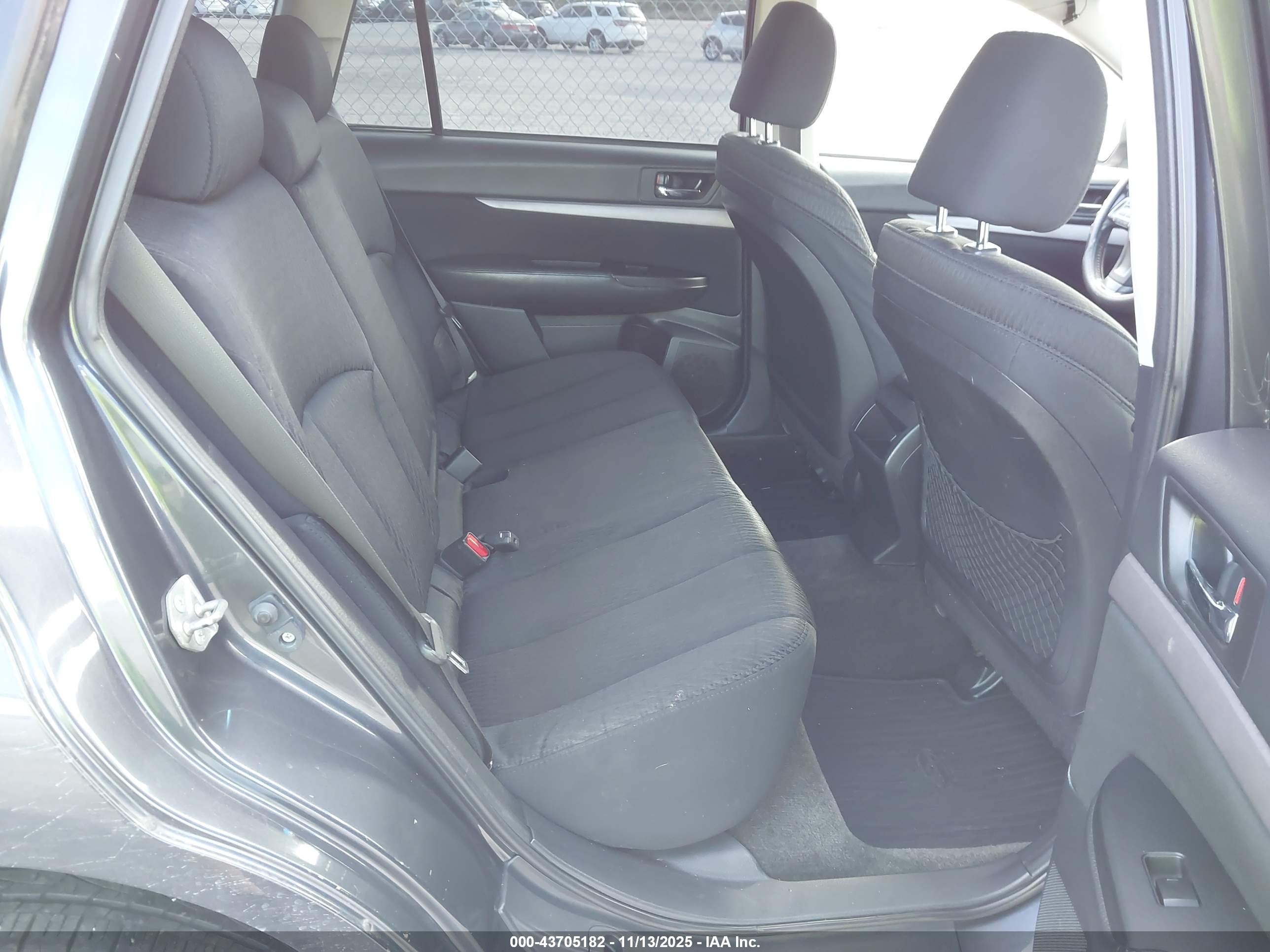 SUBARU OUTBACK image 8