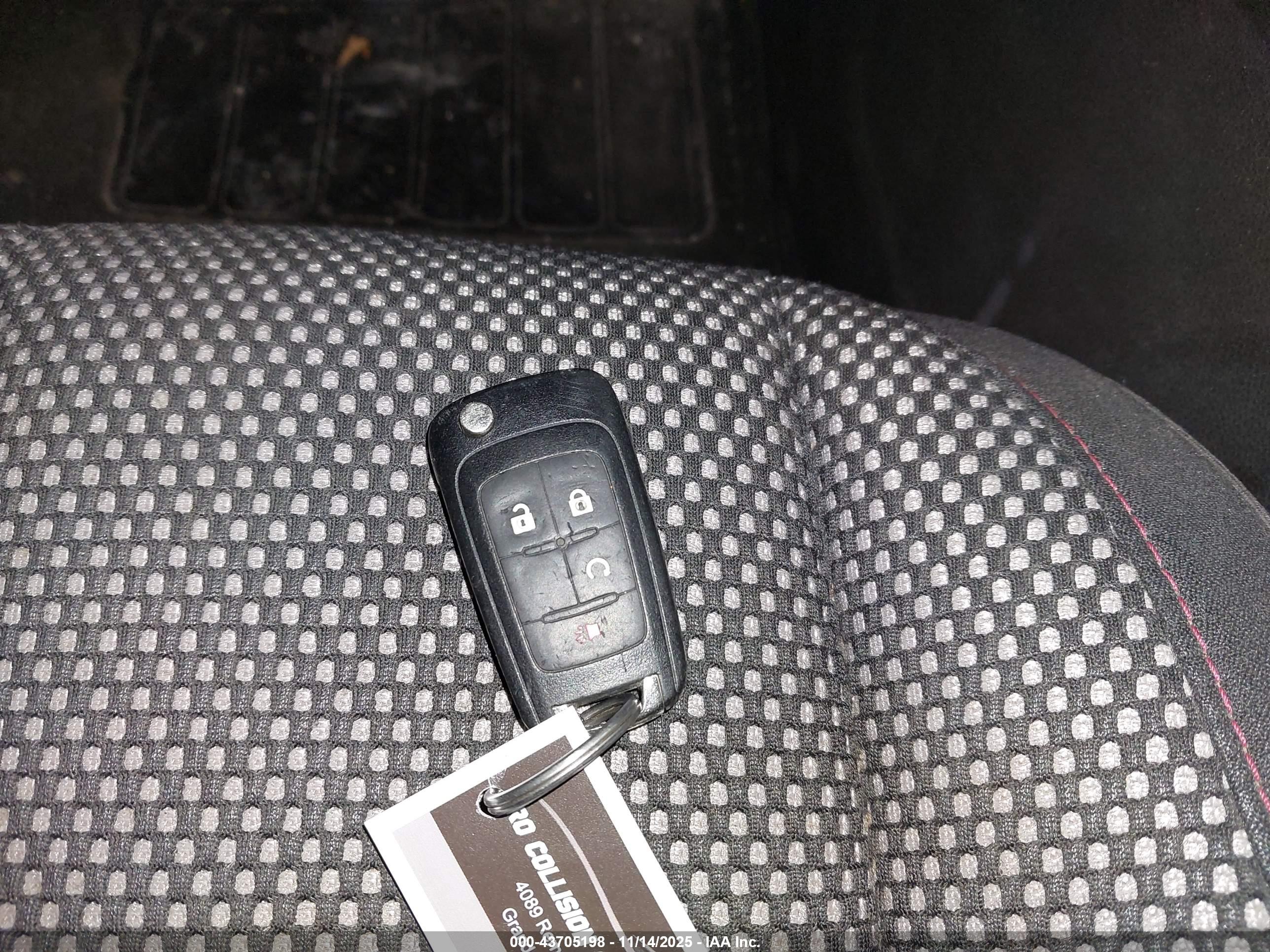 CHEVROLET EQUINOX image 11