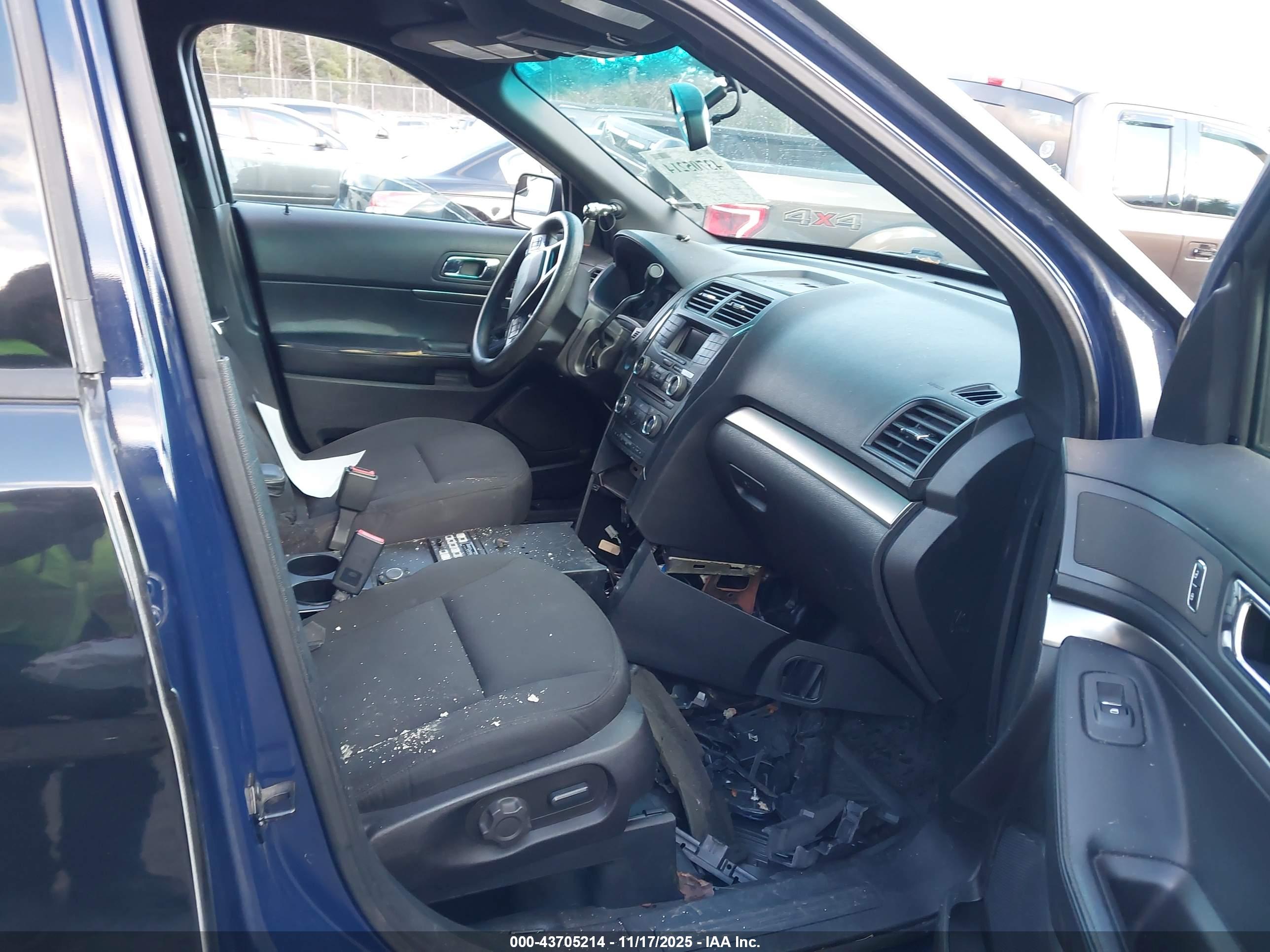 FORD UTILITY image 5