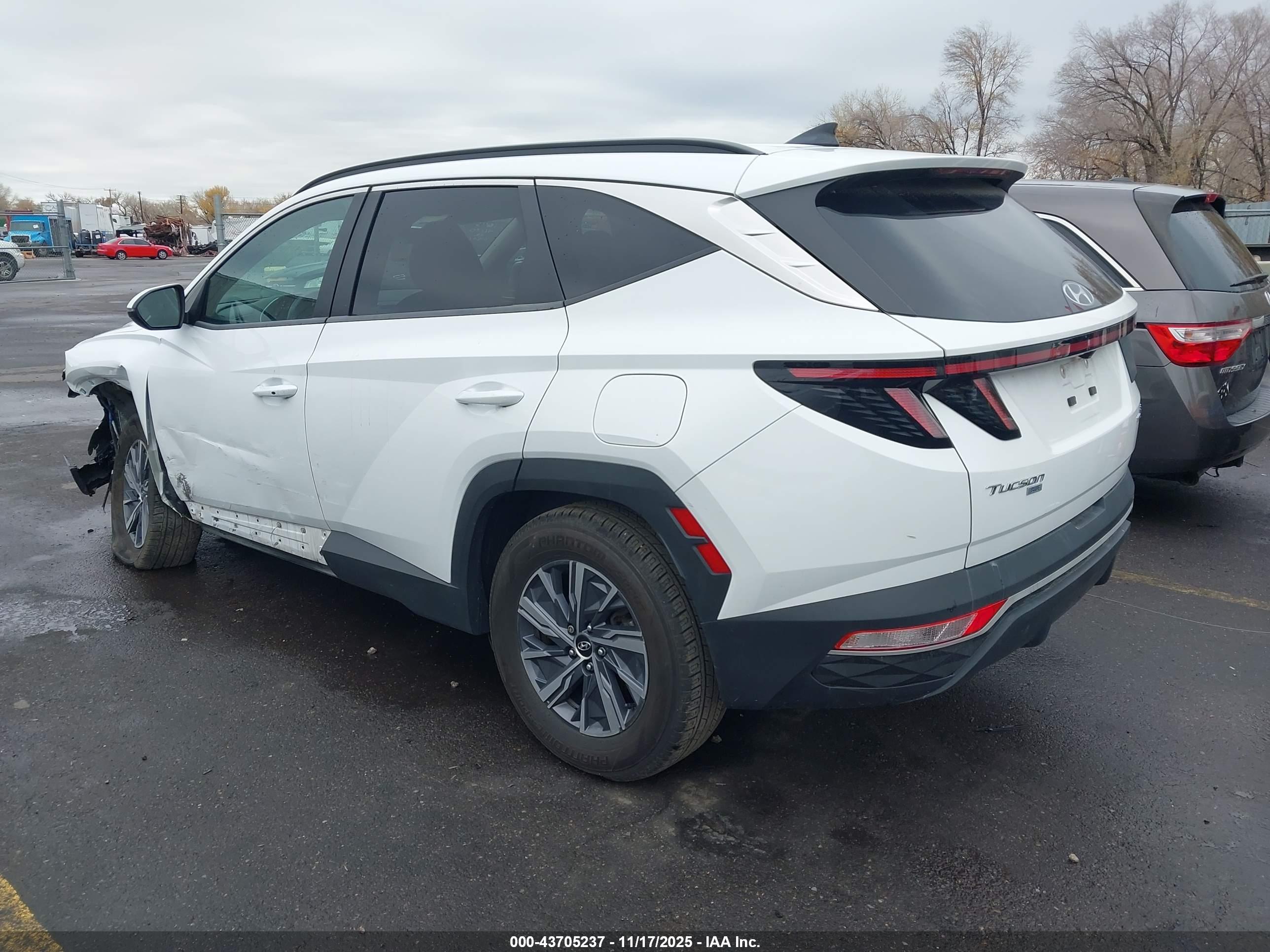 HYUNDAI TUCSON image 3
