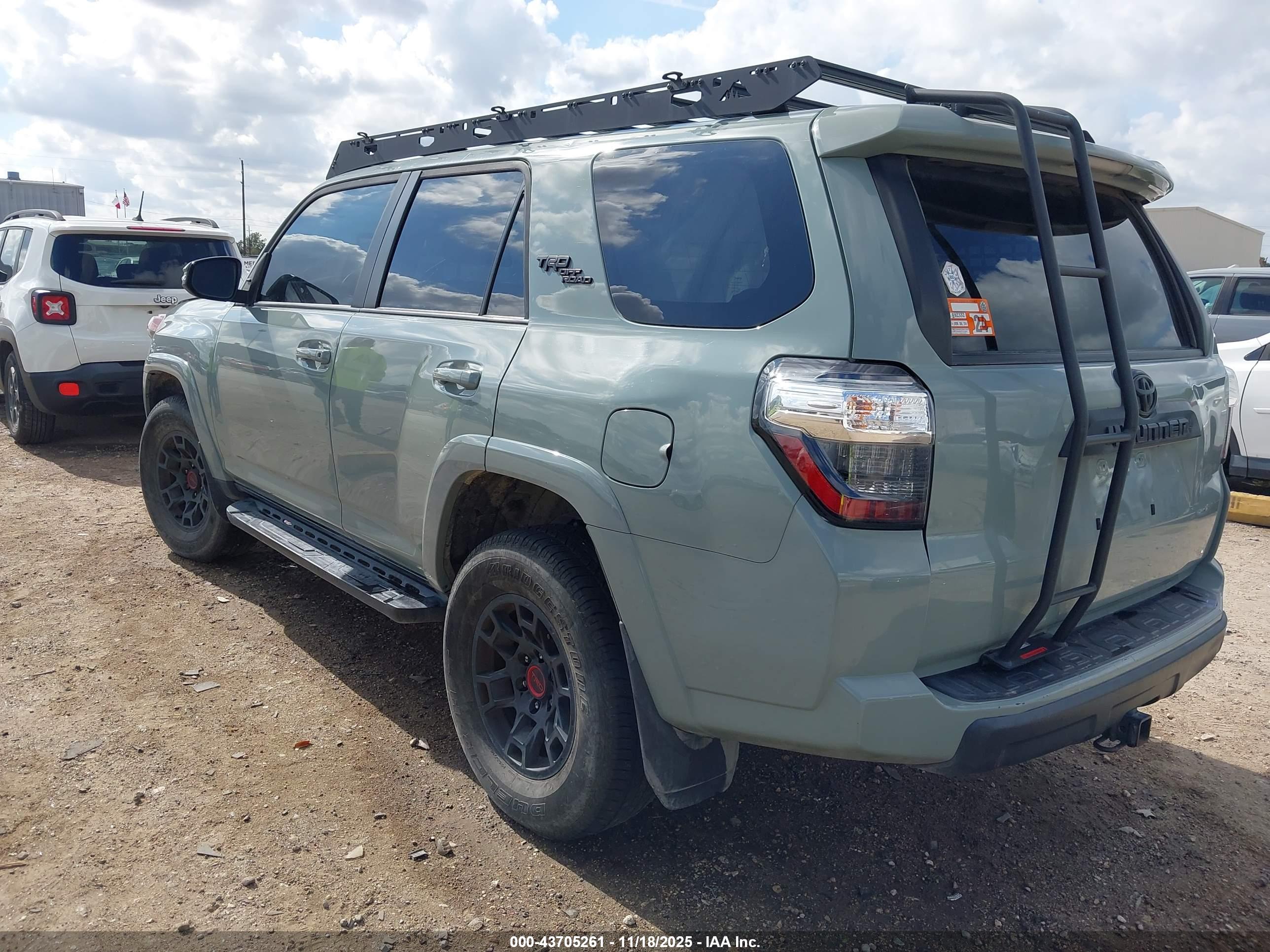 TOYOTA 4RUNNER image 3