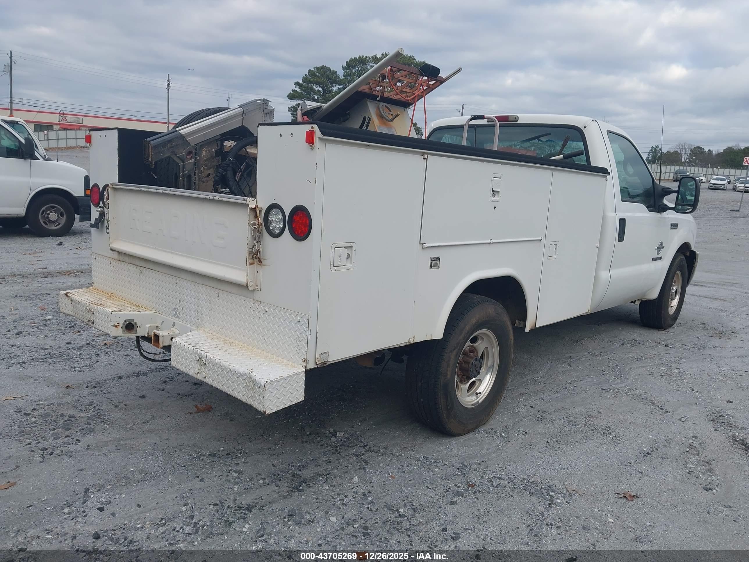 FORD F-350 image 4