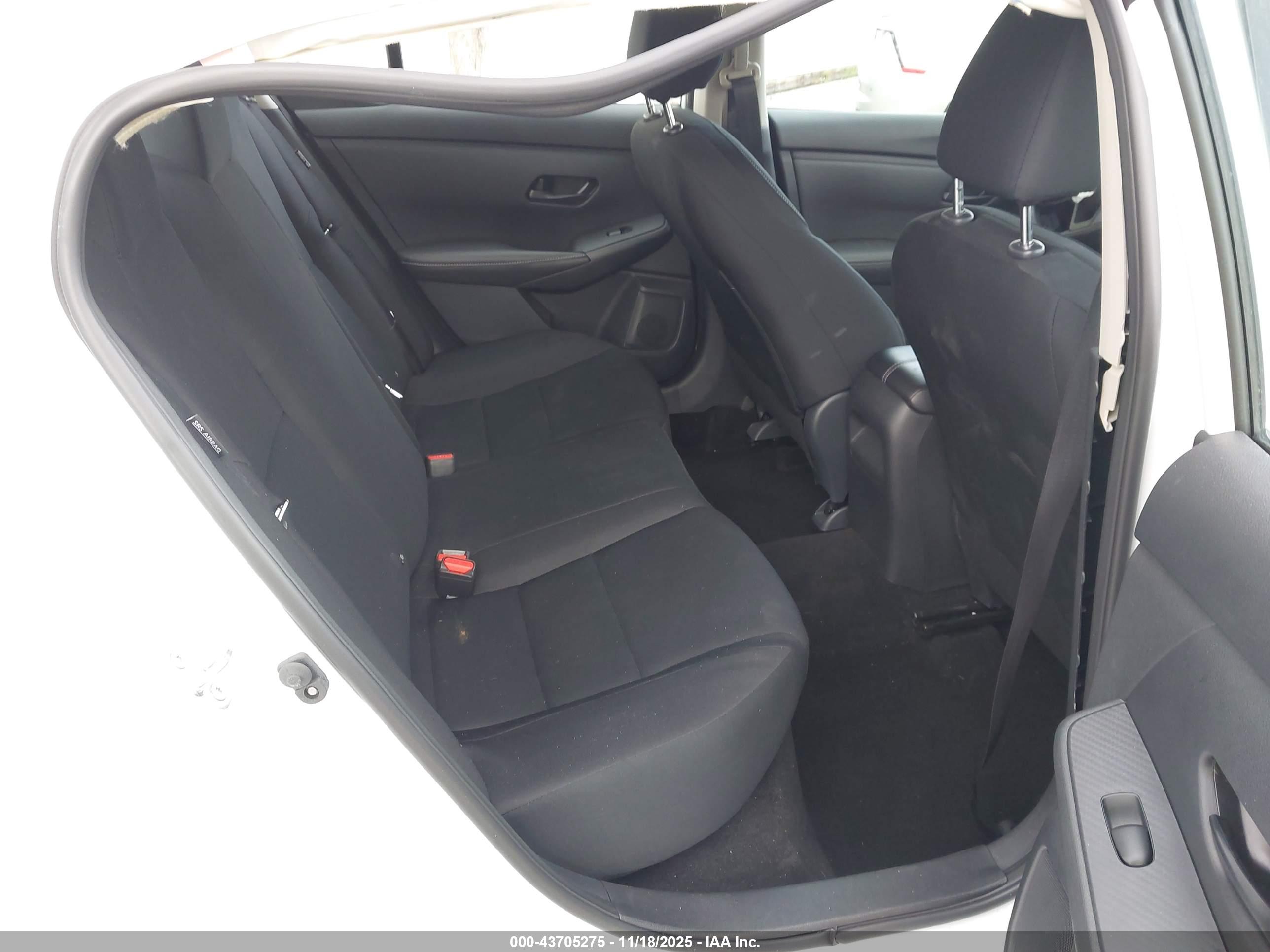 NISSAN SENTRA image 8