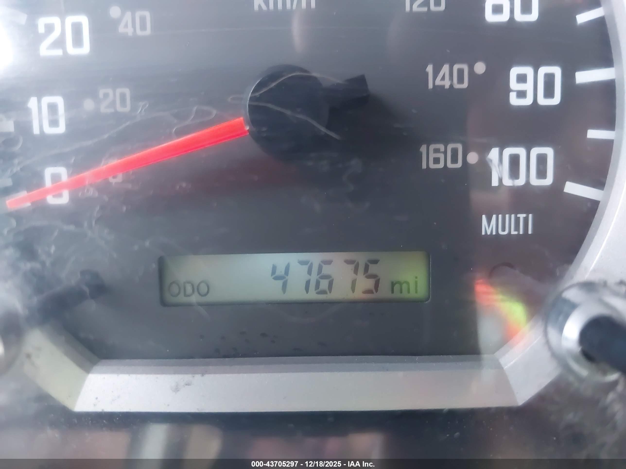 ISUZU REACH image 6