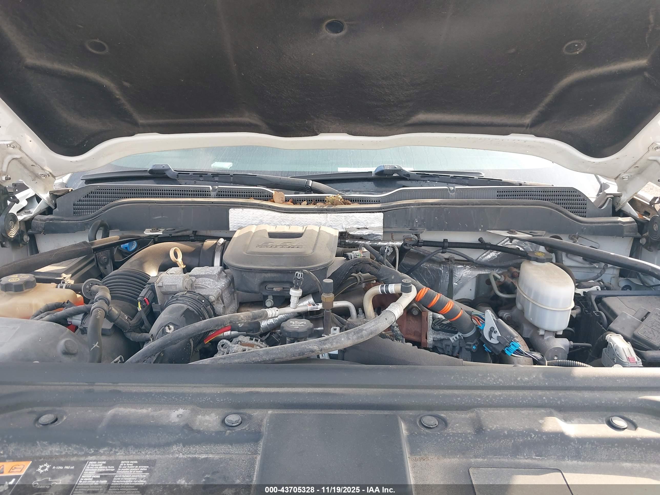 CHEVROLET SILVERADO image 10