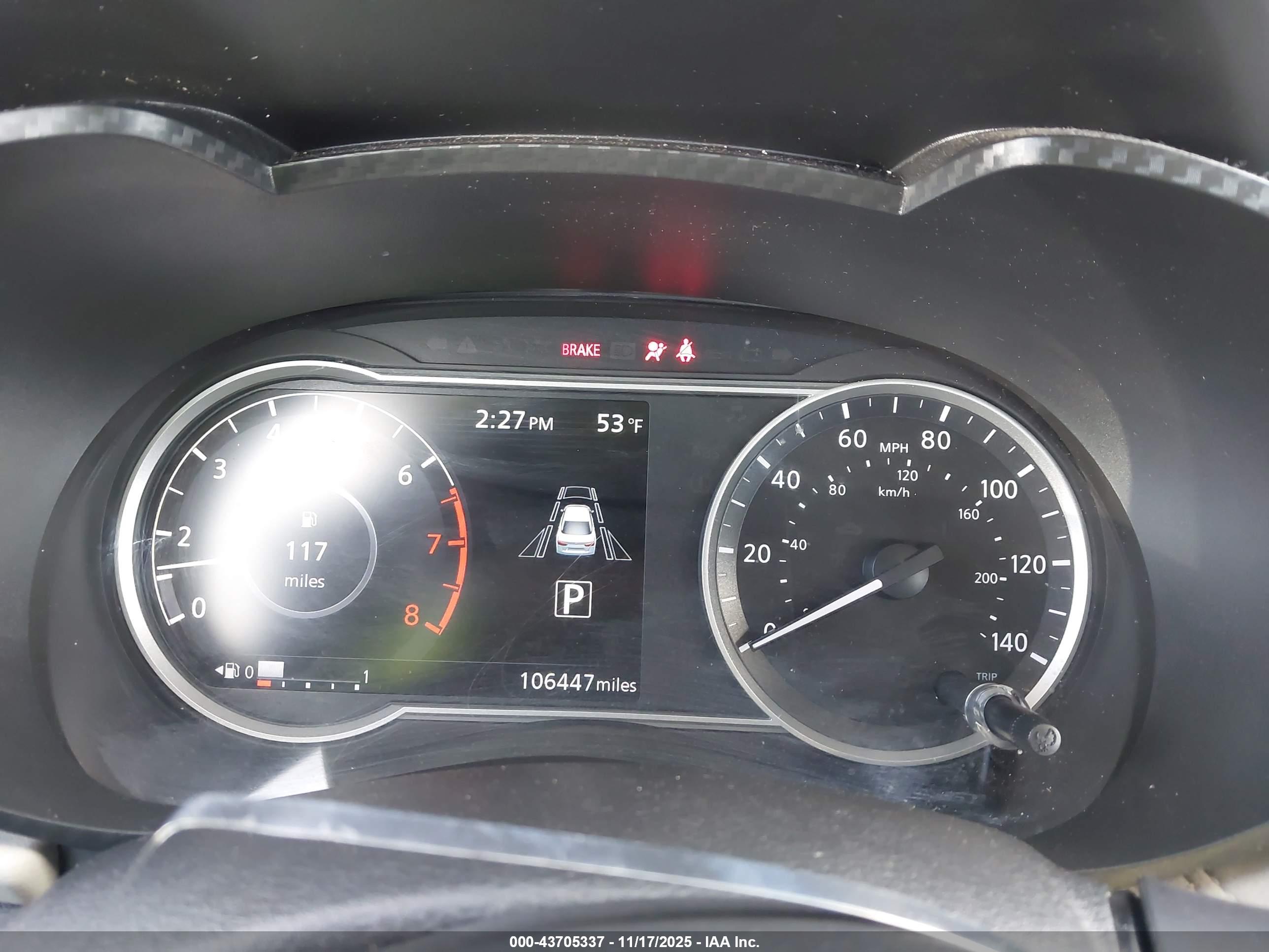 NISSAN VERSA image 7