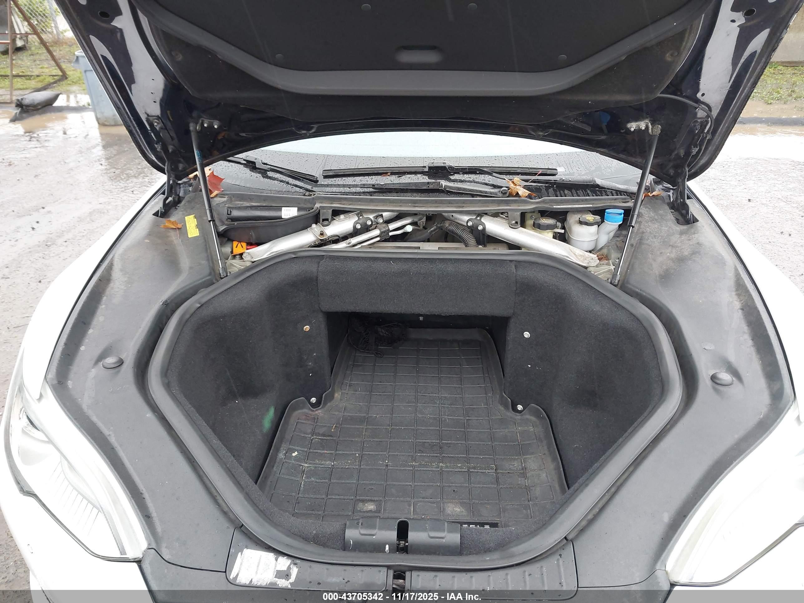 TESLA MODEL image 10