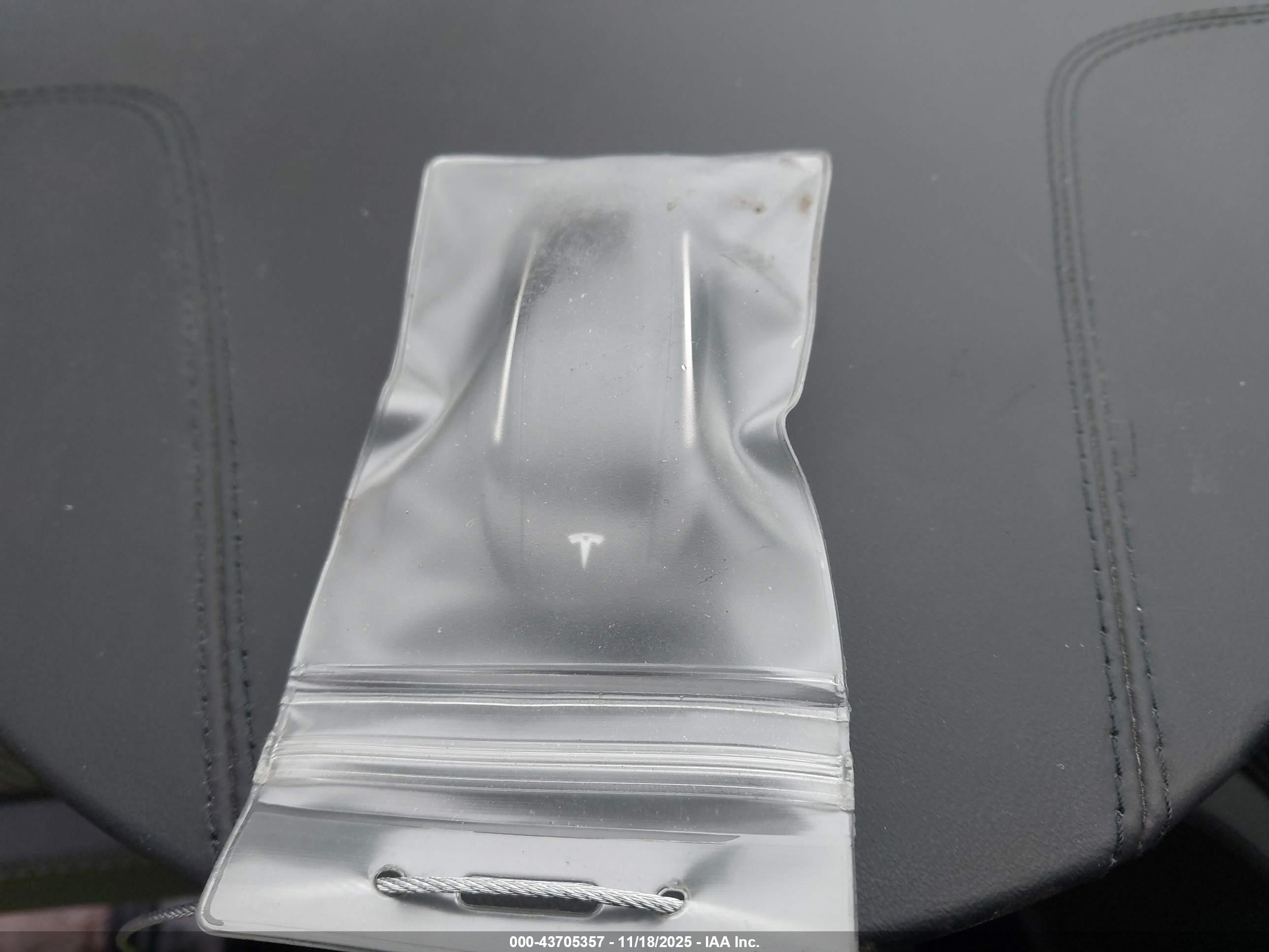 TESLA MODEL image 11