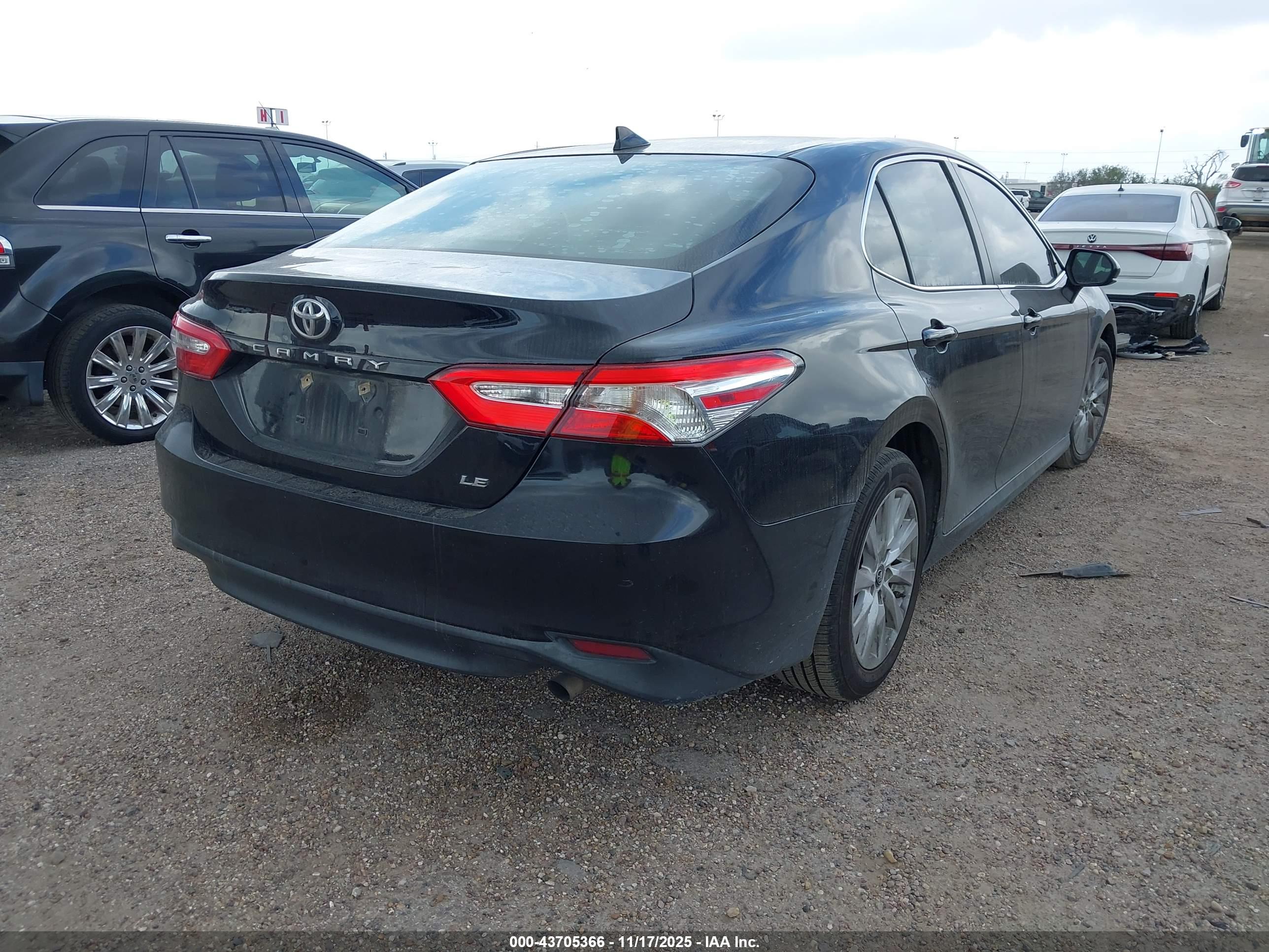 TOYOTA CAMRY image 4