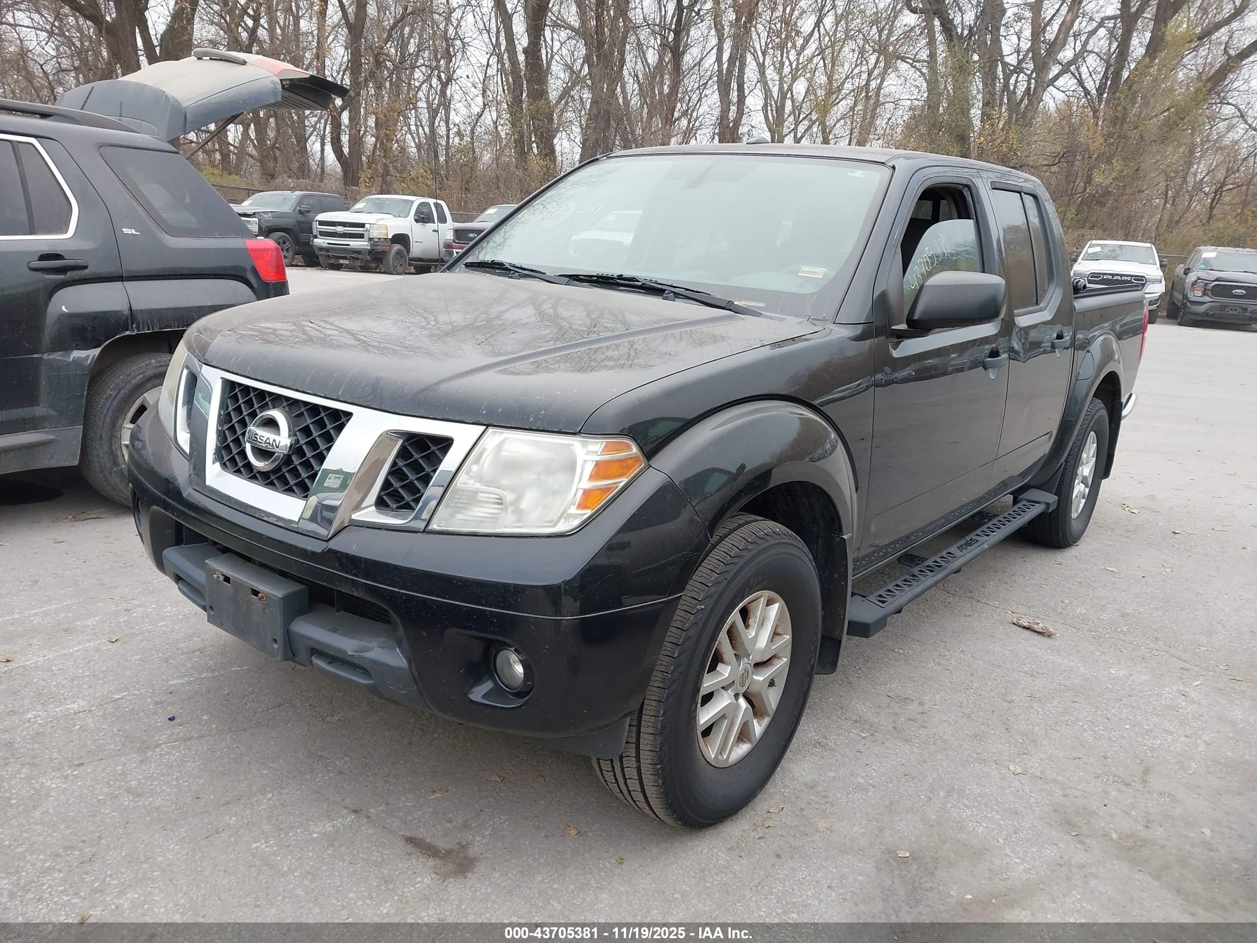 NISSAN FRONTIER image 2