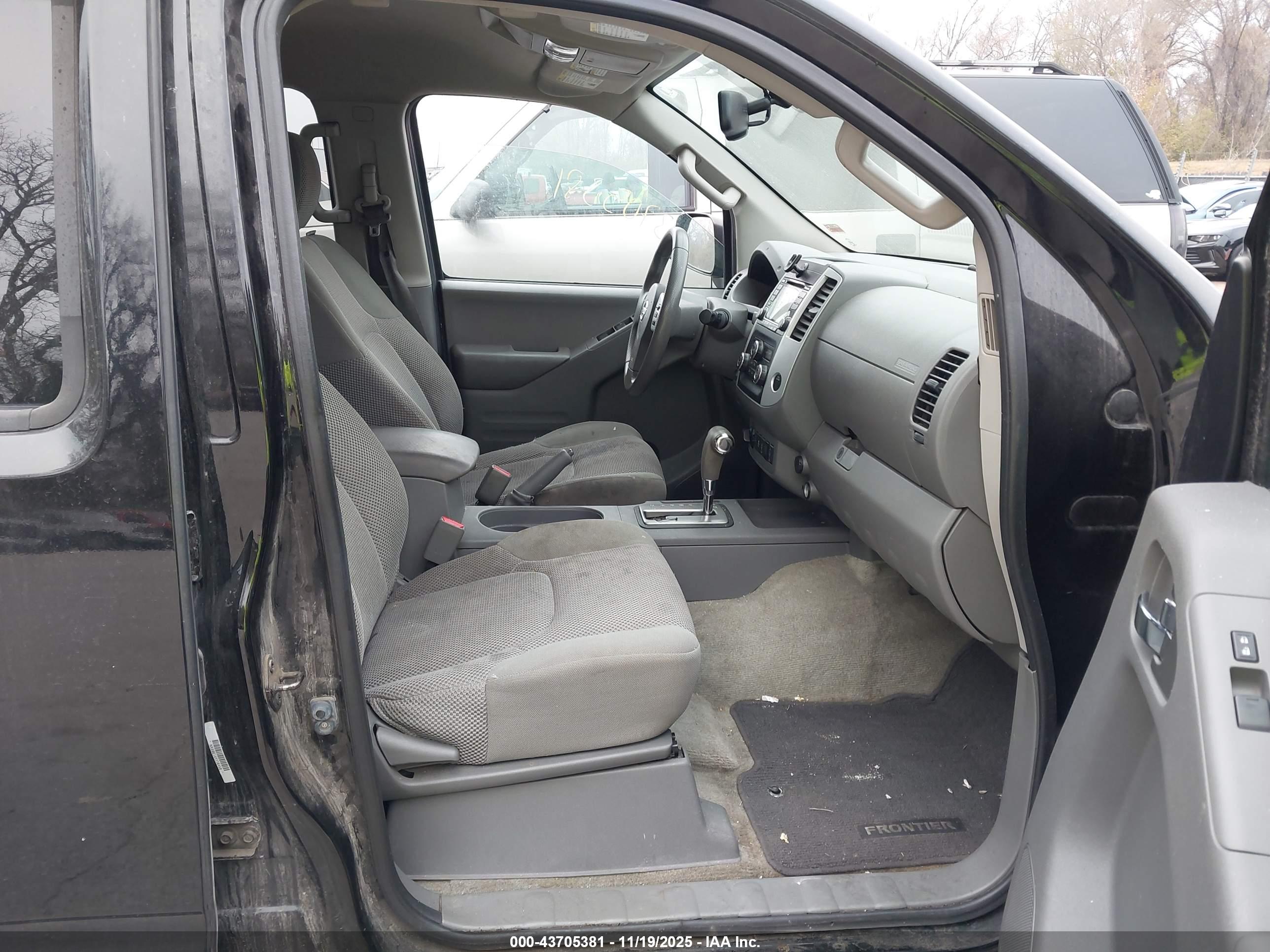NISSAN FRONTIER image 5