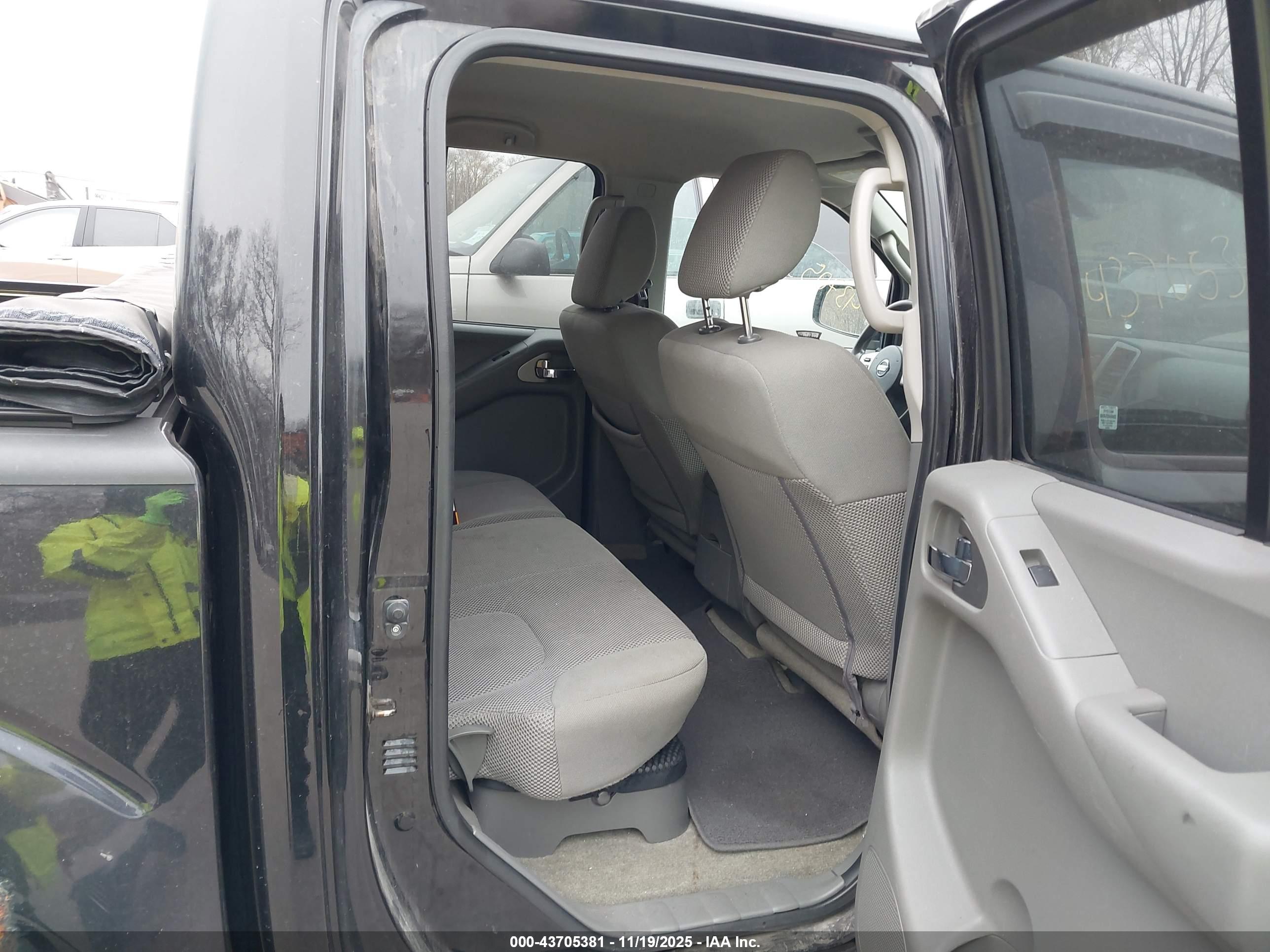 NISSAN FRONTIER image 8