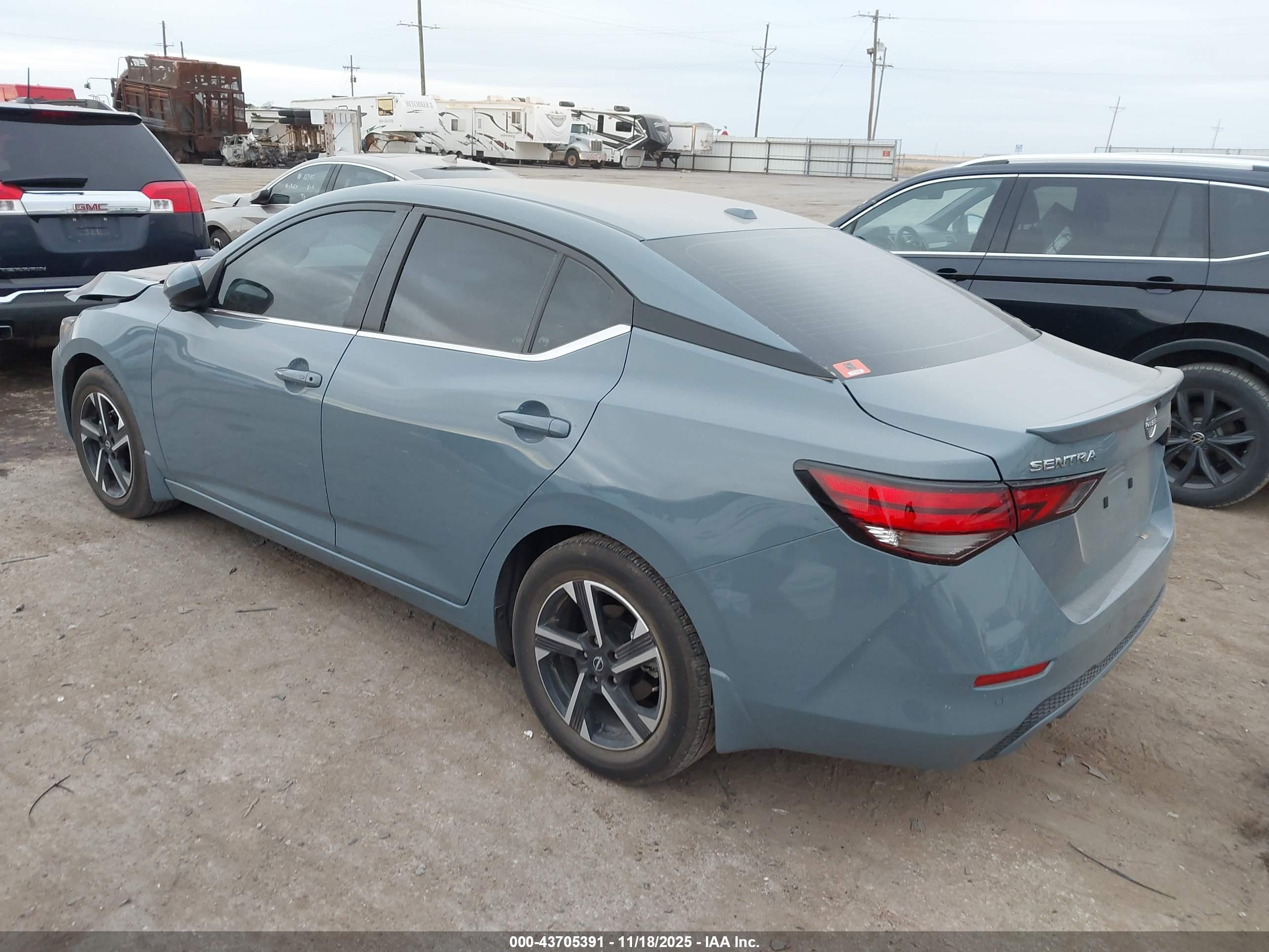 NISSAN SENTRA image 3
