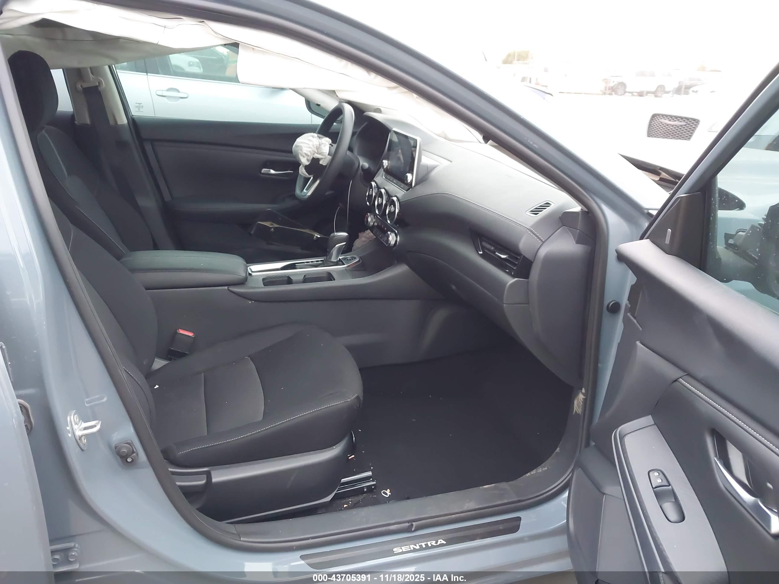 NISSAN SENTRA image 5