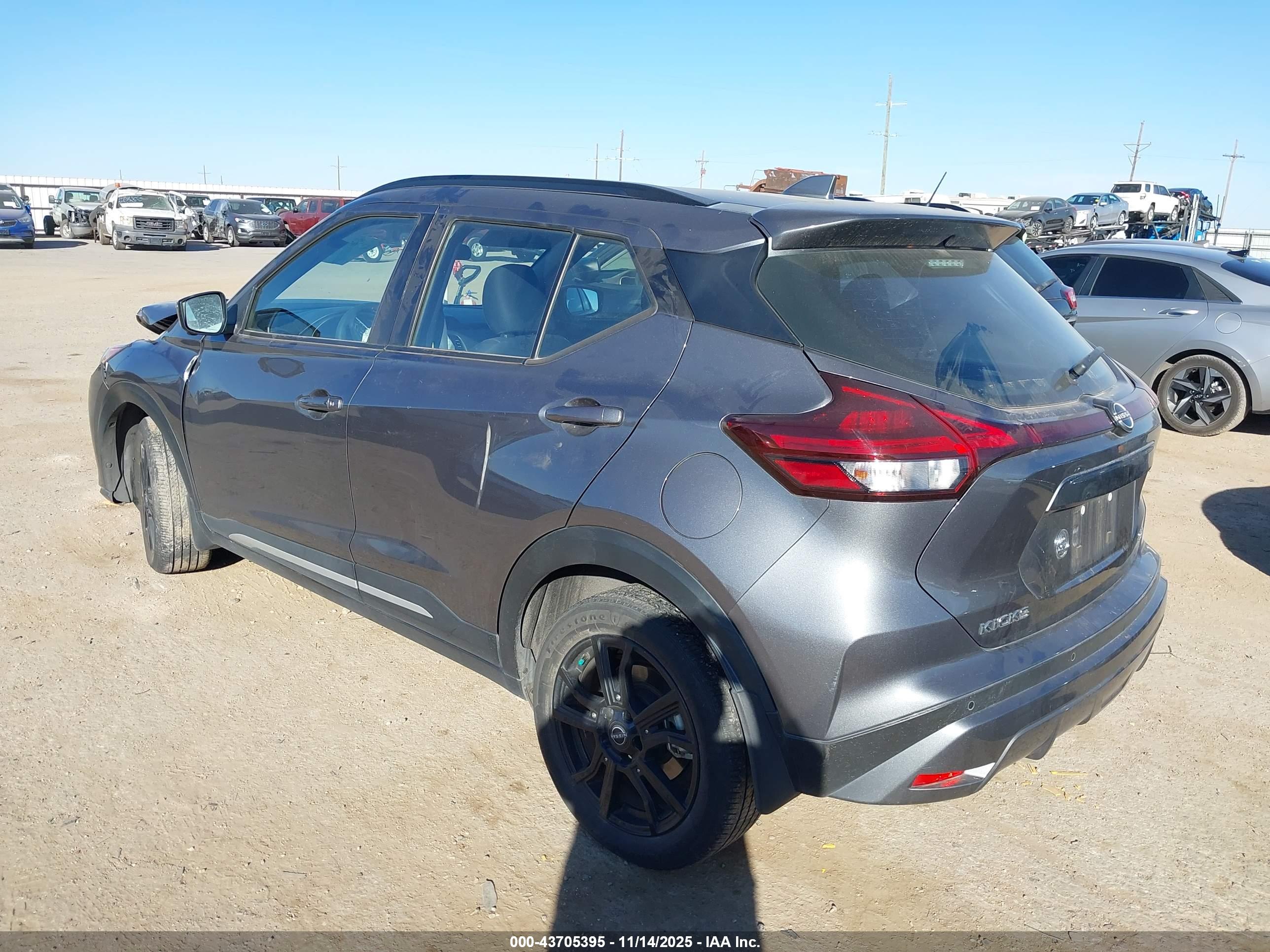 NISSAN KICKS image 3