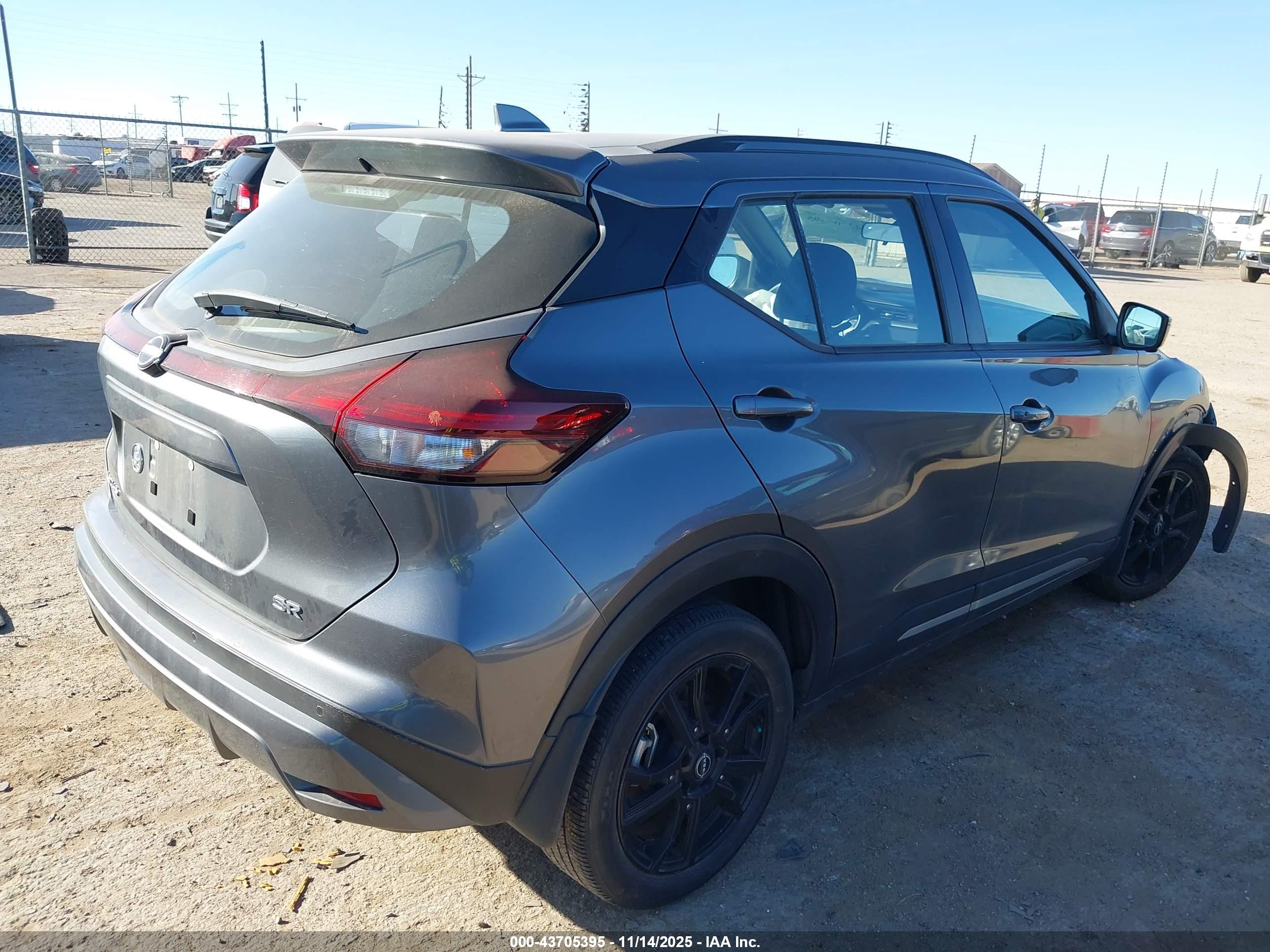 NISSAN KICKS image 4