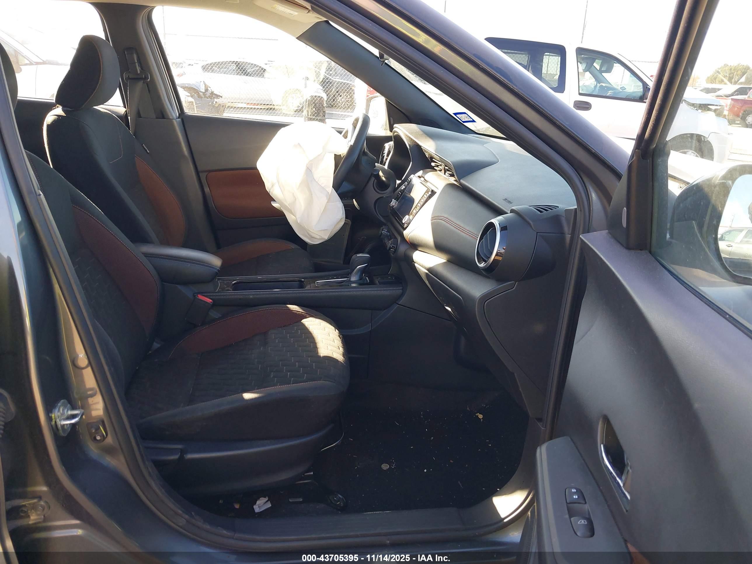 NISSAN KICKS image 5