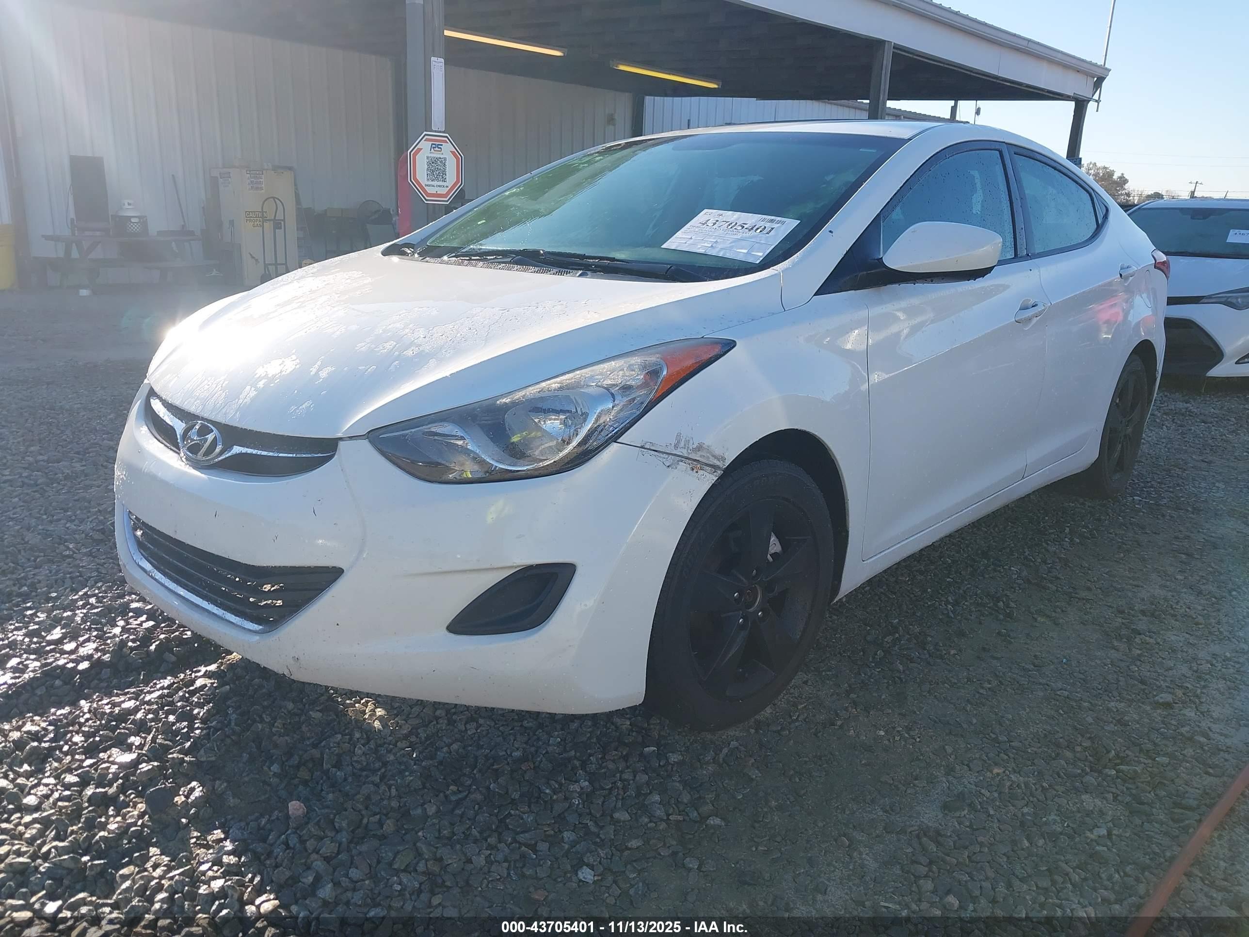 HYUNDAI ELANTRA image 2