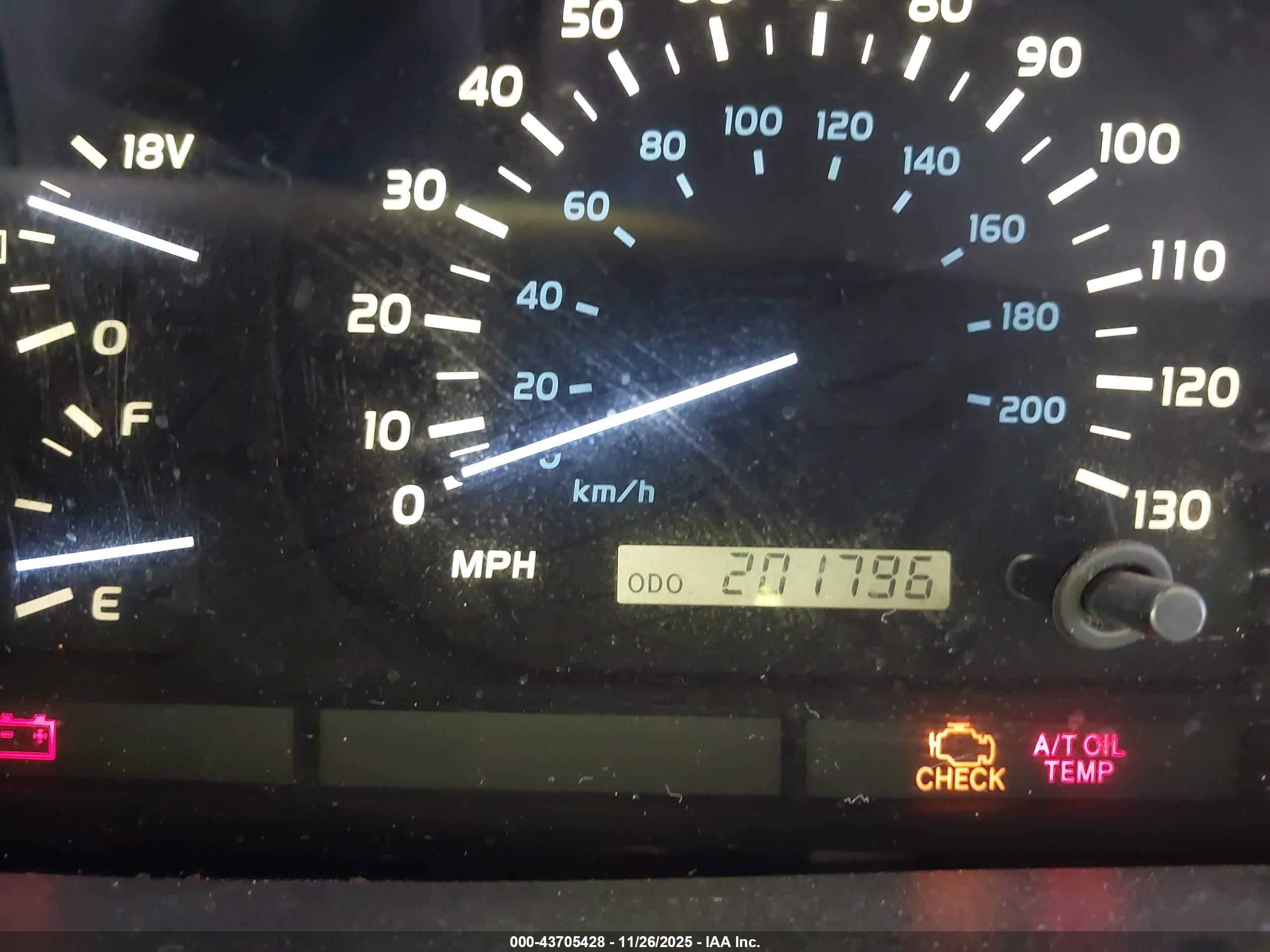 LEXUS LX image 7