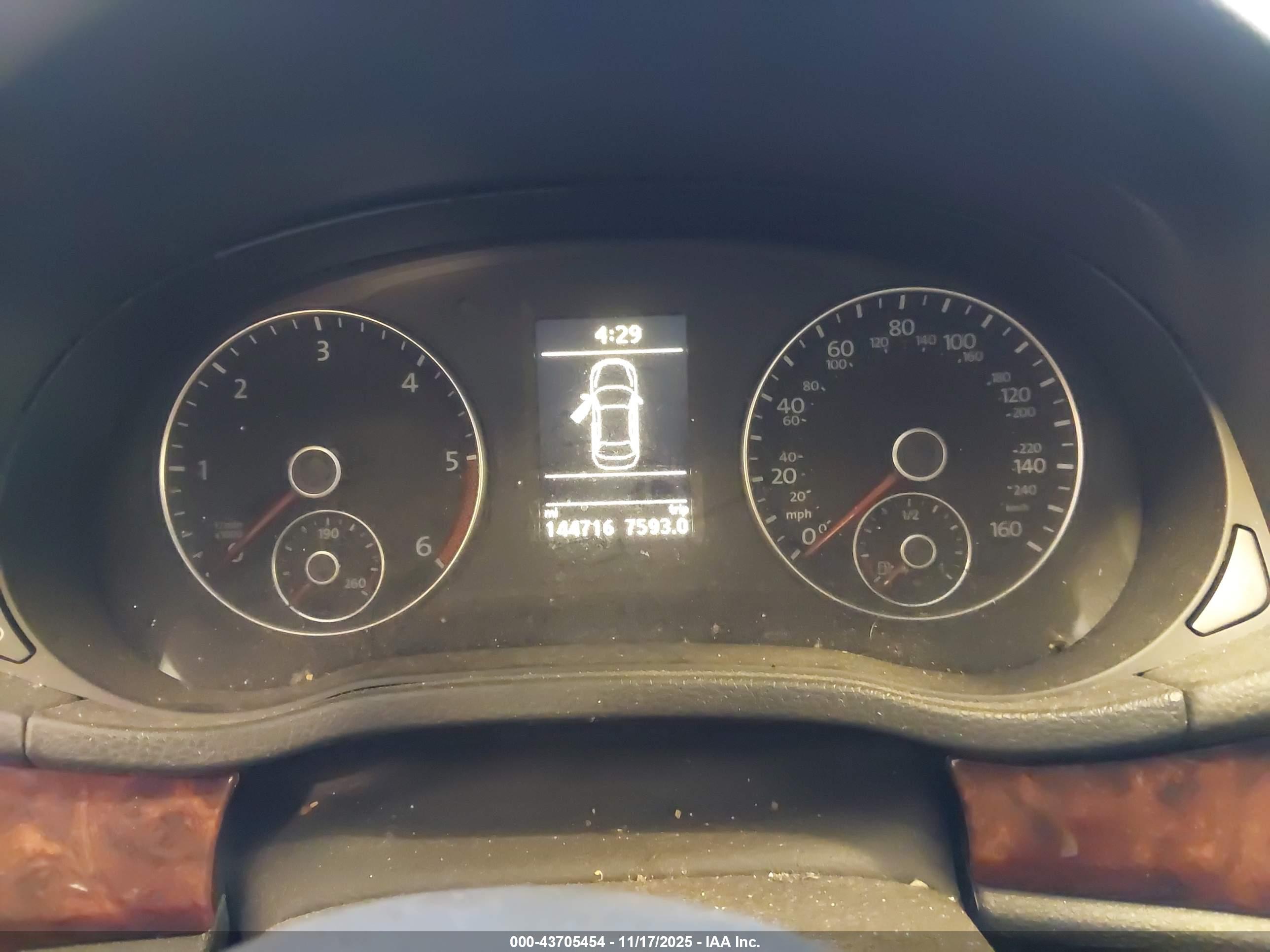 VOLKSWAGEN PASSAT image 7