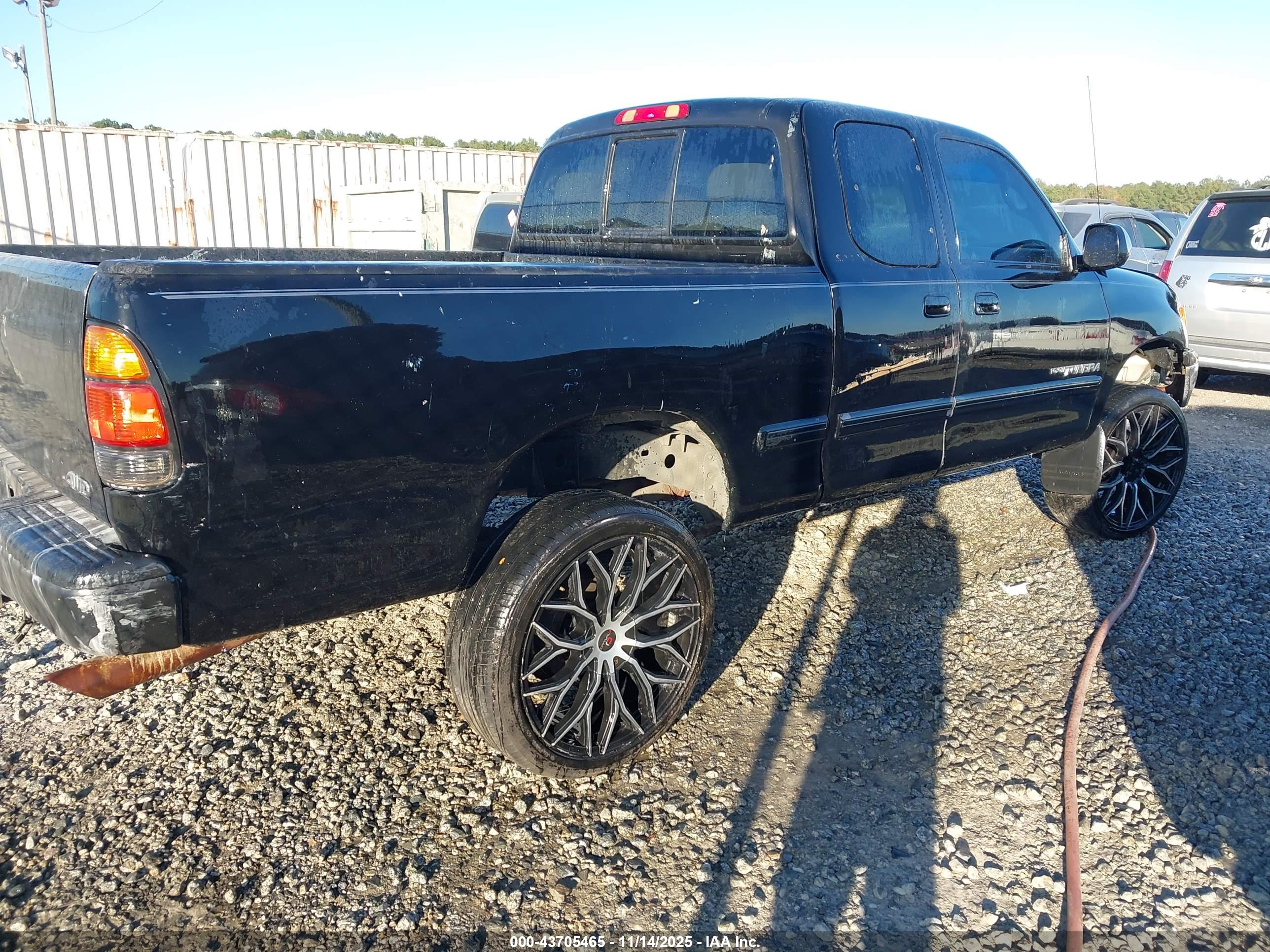 TOYOTA TUNDRA image 4