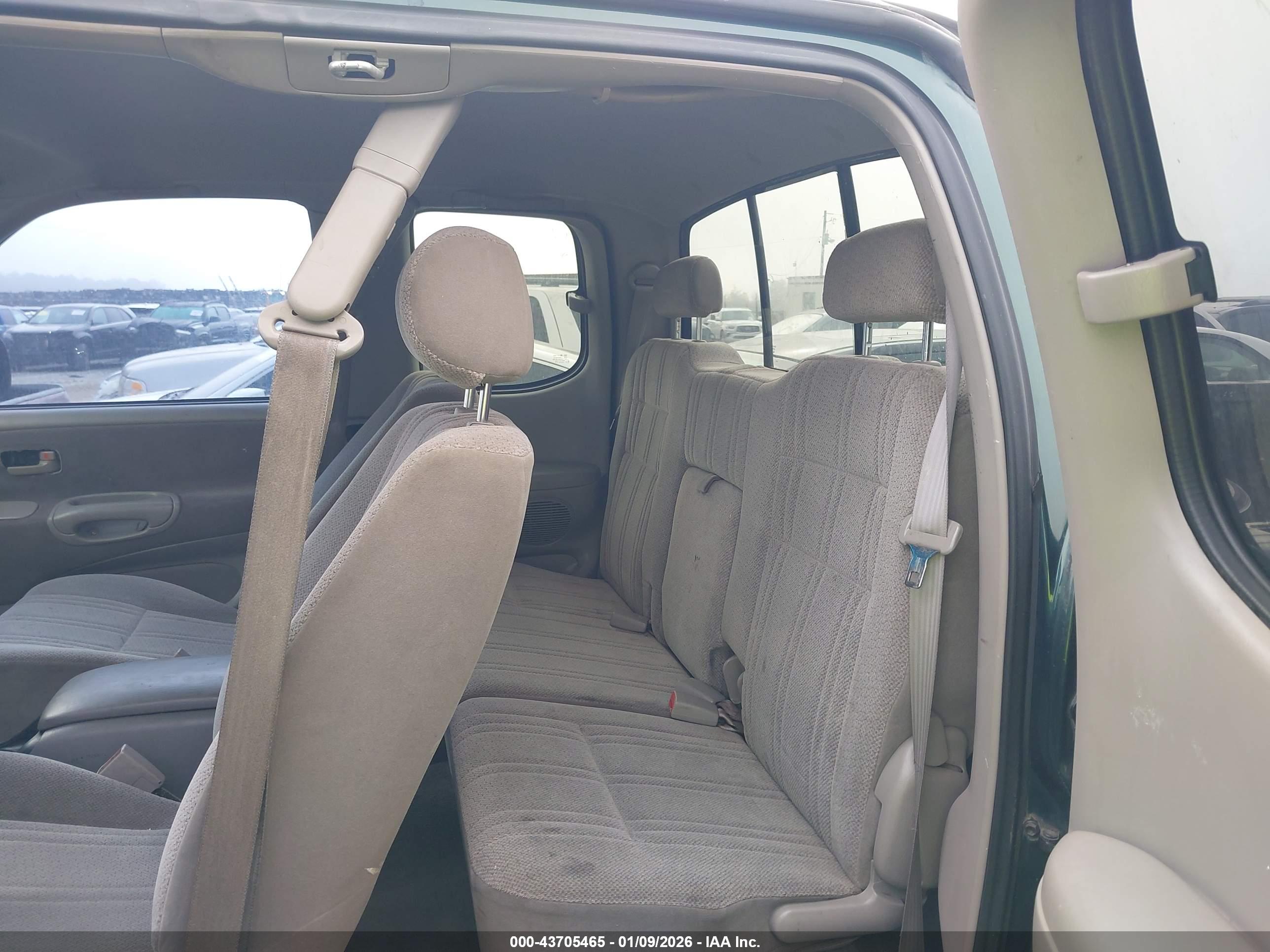 TOYOTA TUNDRA image 8