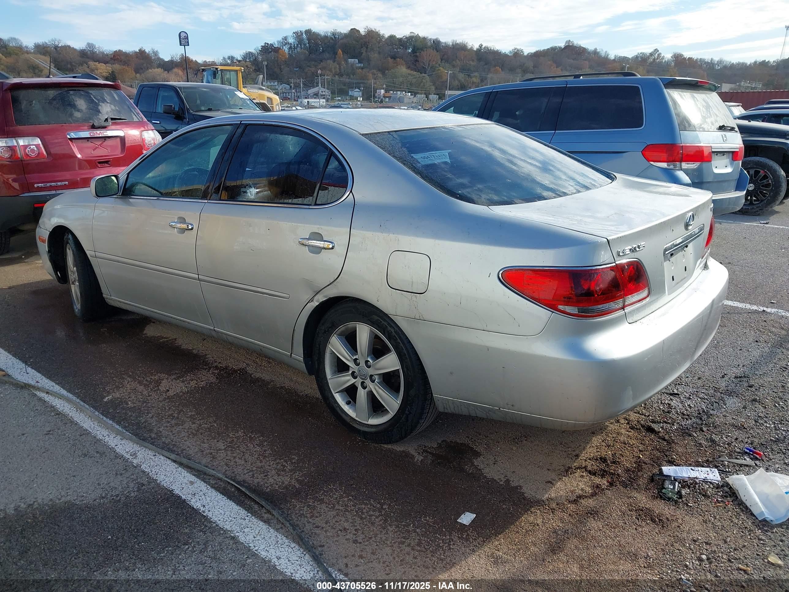 LEXUS ES image 3