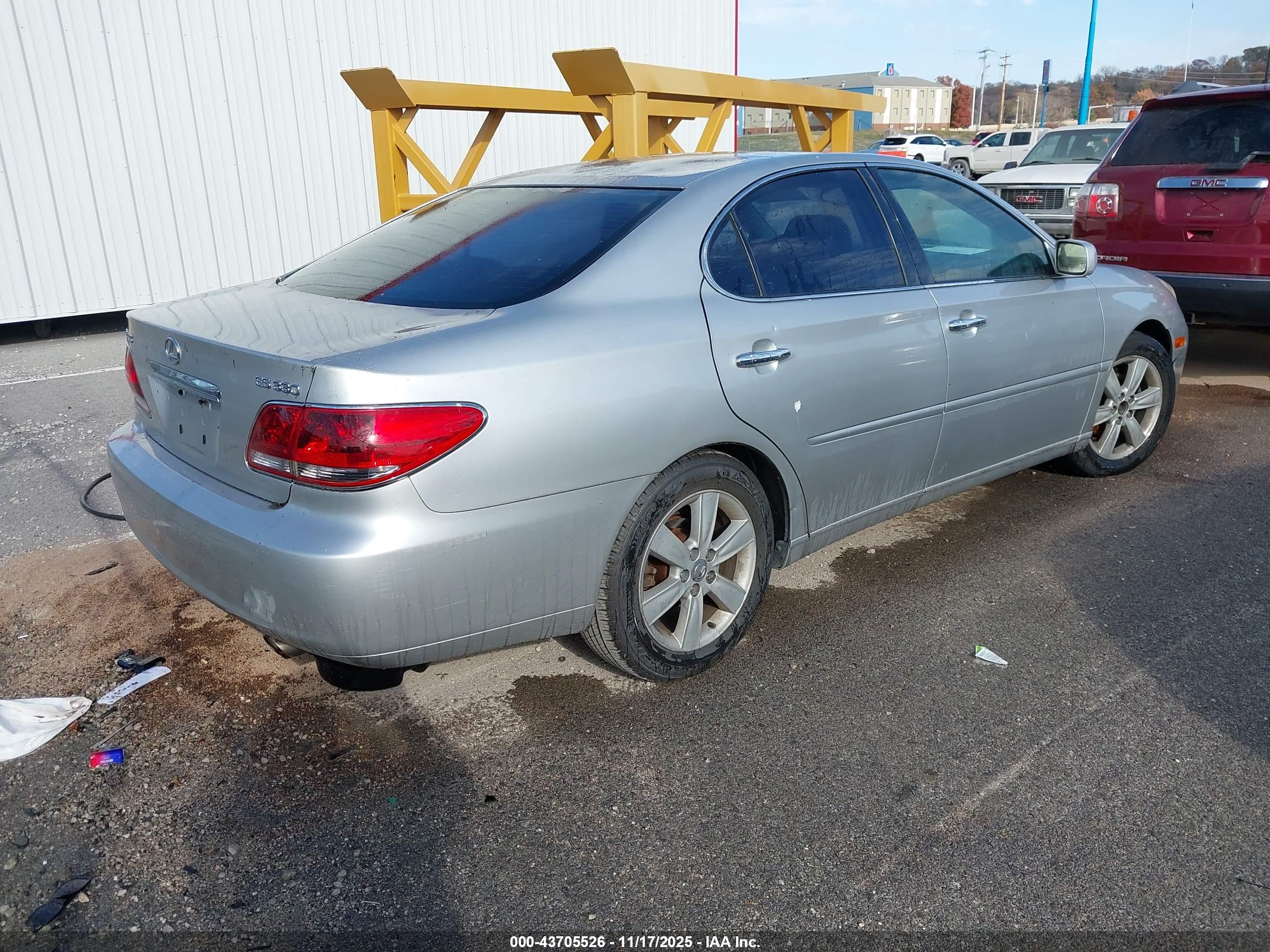 LEXUS ES image 4