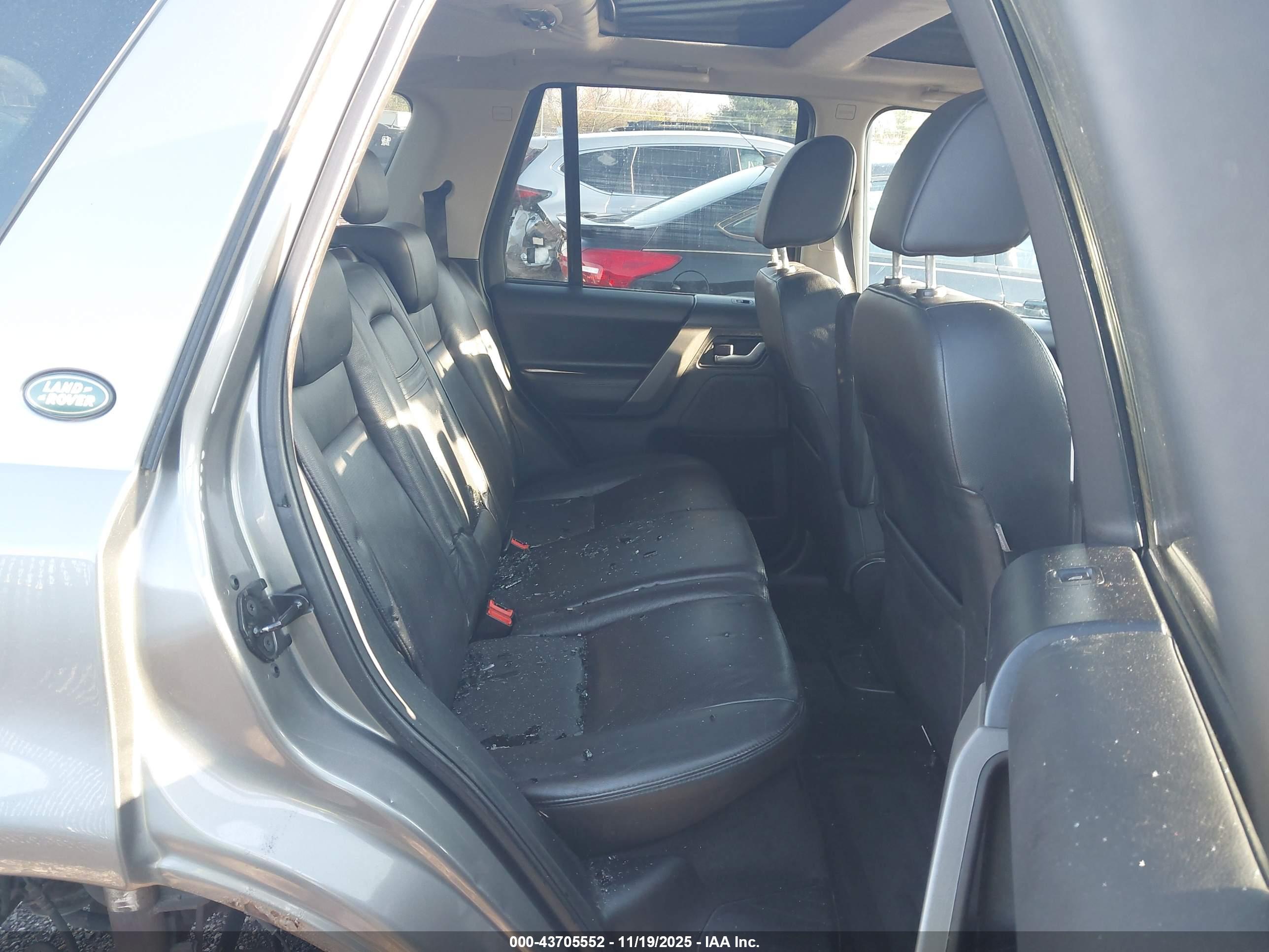 LAND ROVER image 8