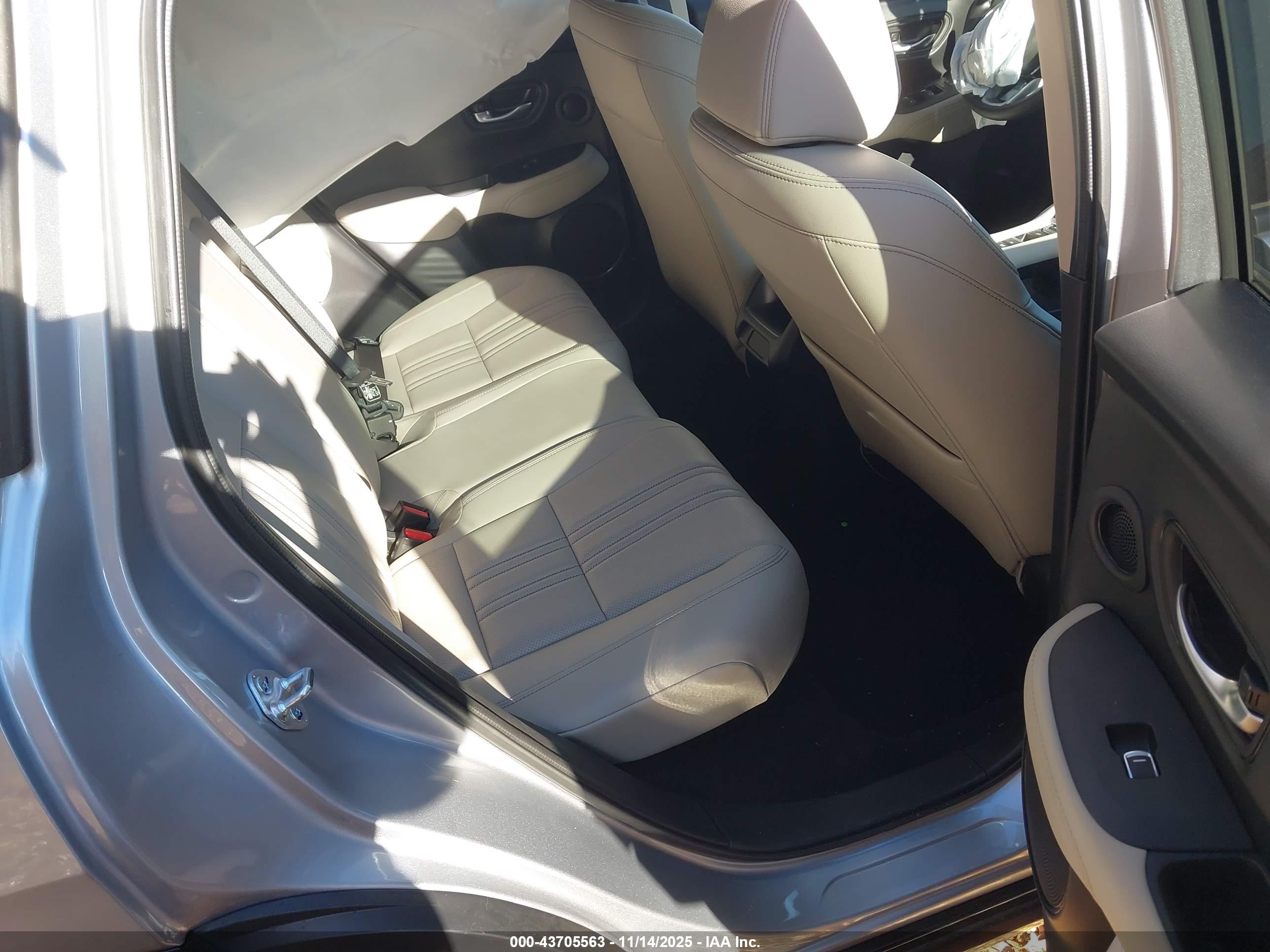 HONDA HR-V image 8