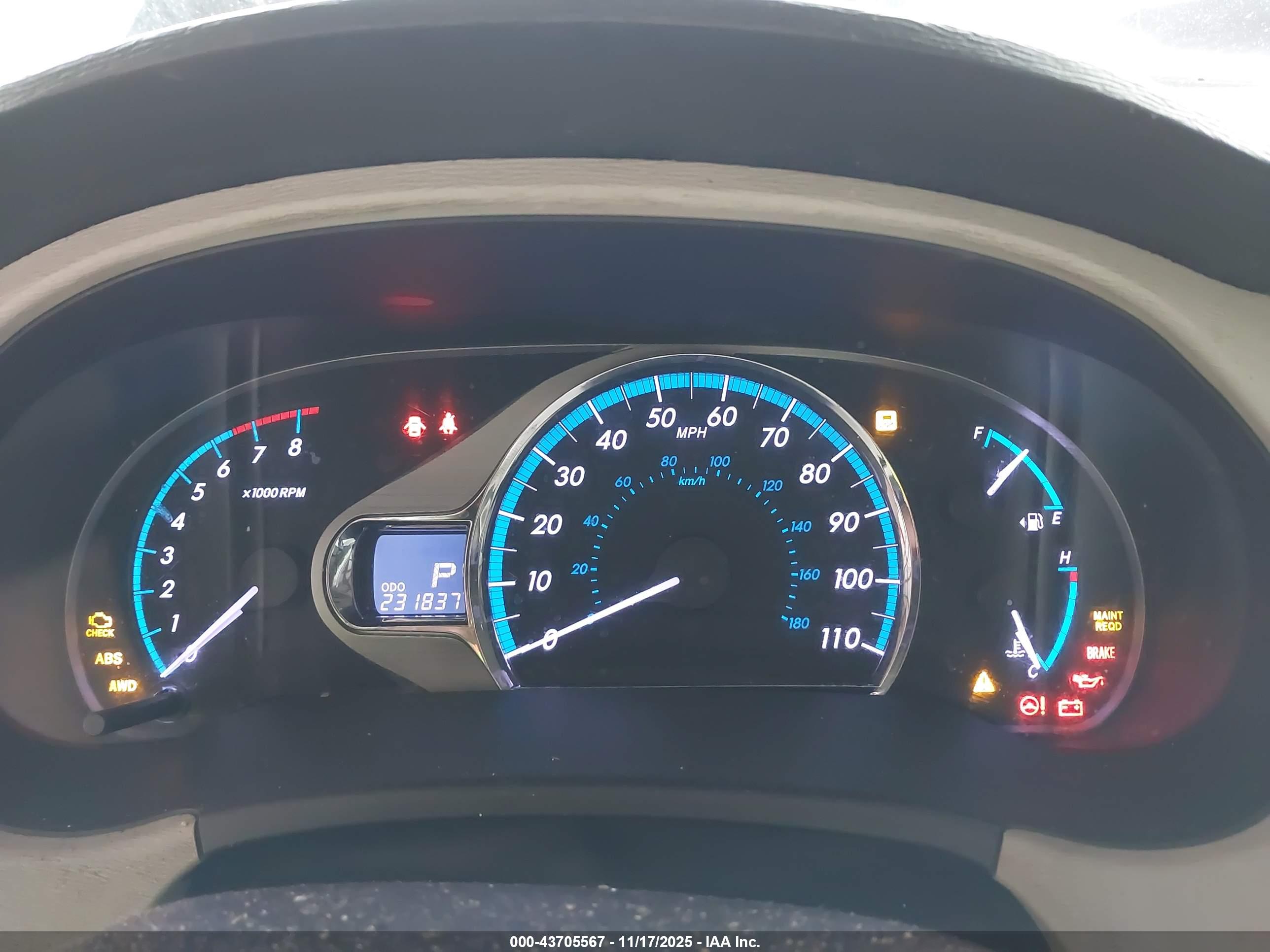 TOYOTA SIENNA image 7
