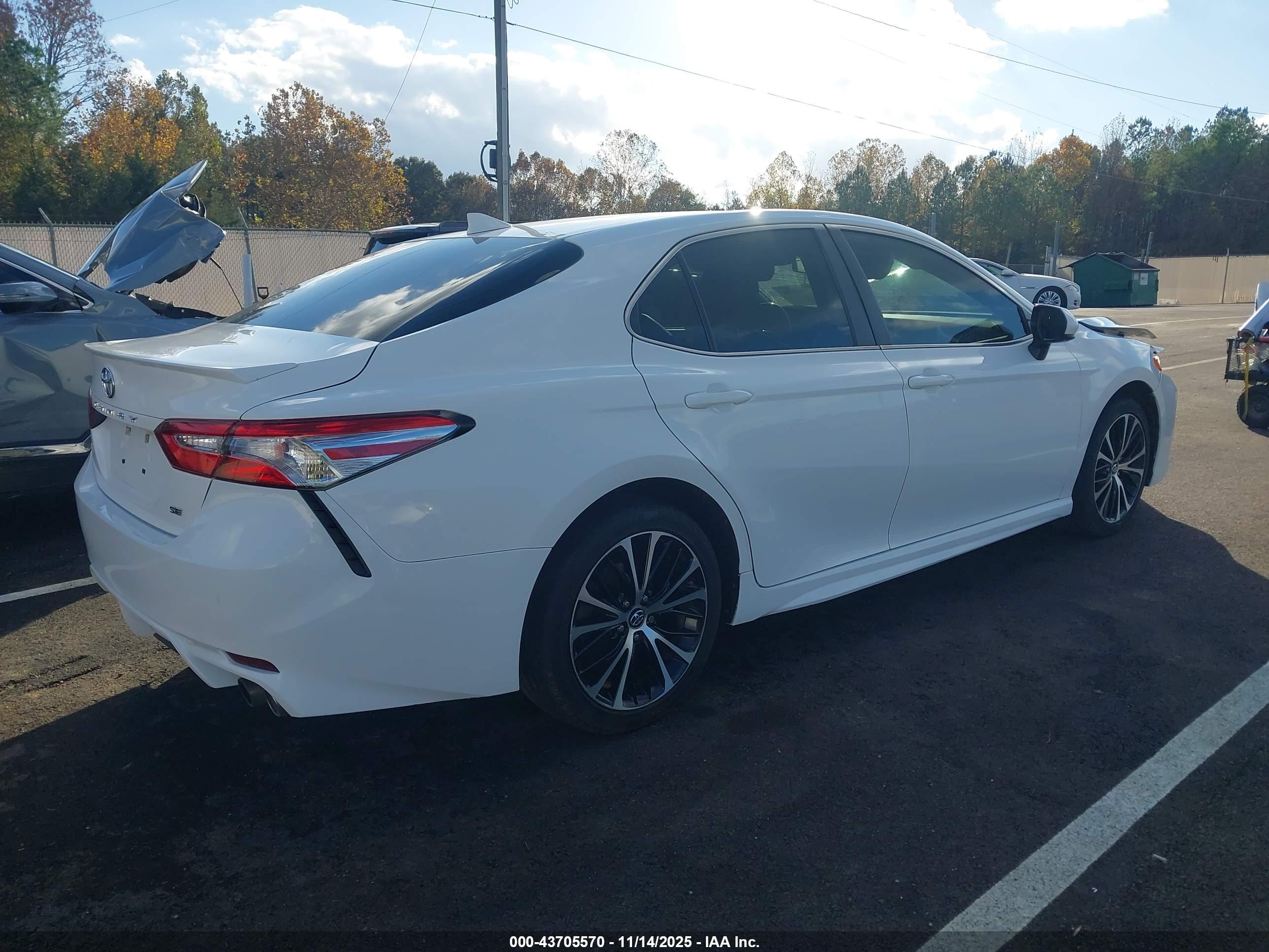 TOYOTA CAMRY image 4