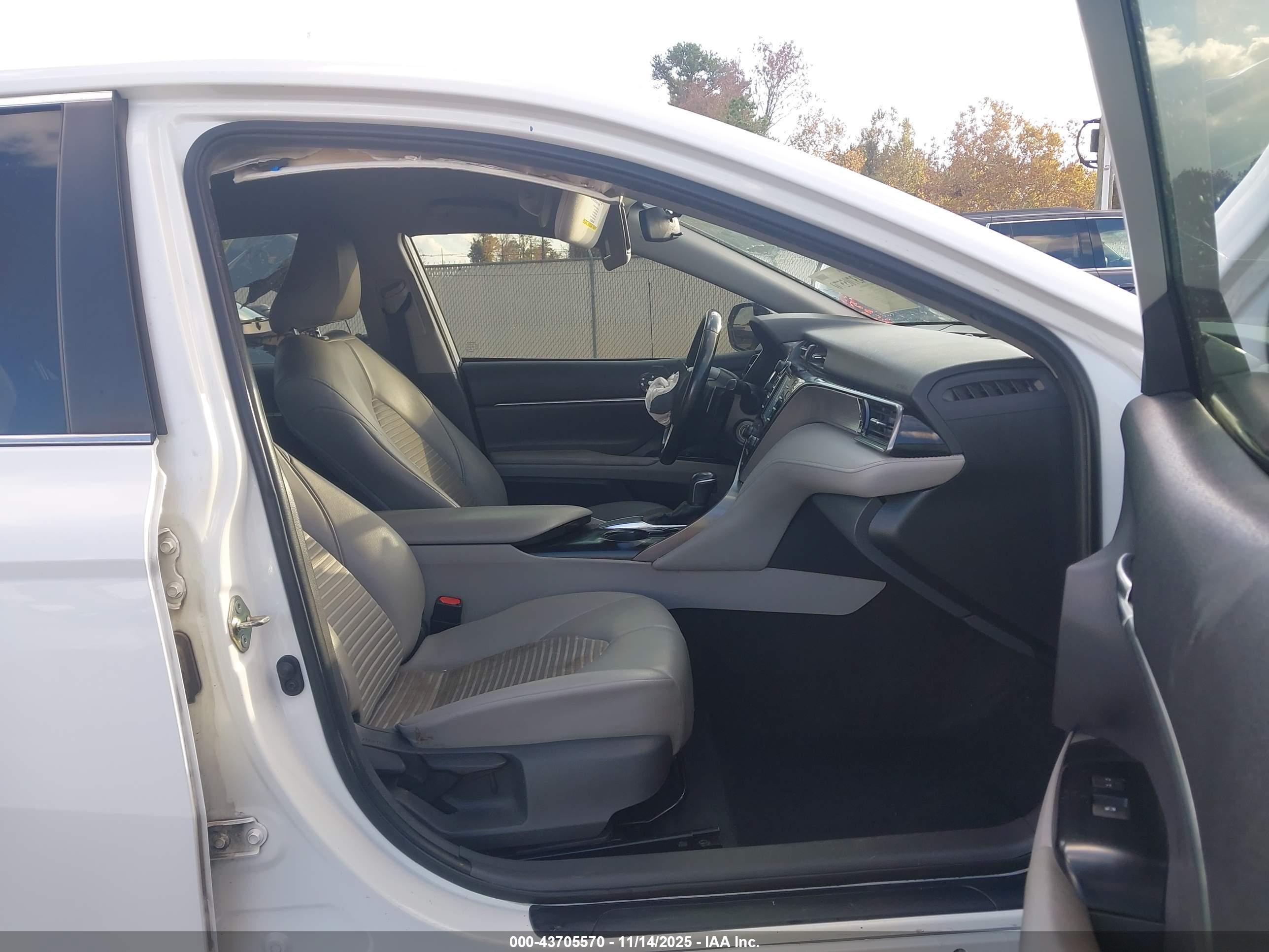 TOYOTA CAMRY image 5