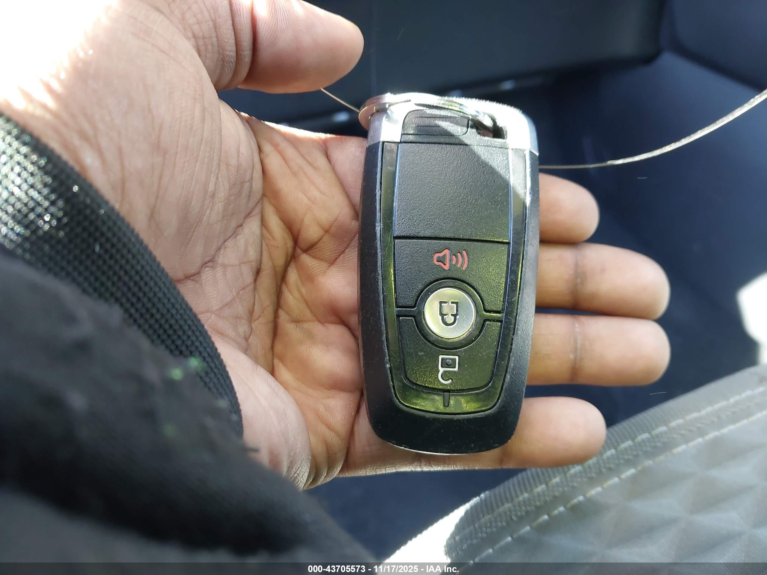 FORD ESCAPE image 11