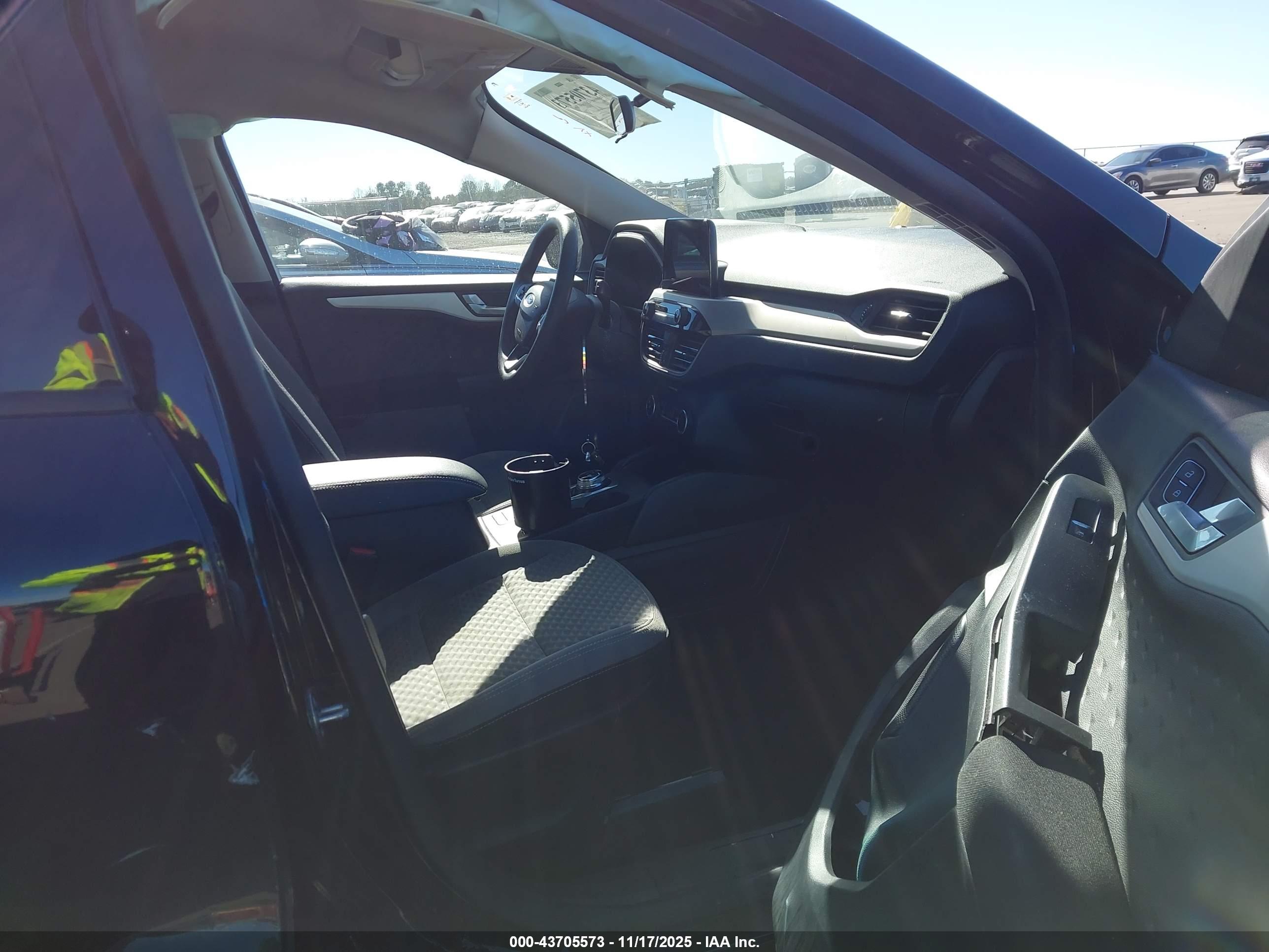 FORD ESCAPE image 5