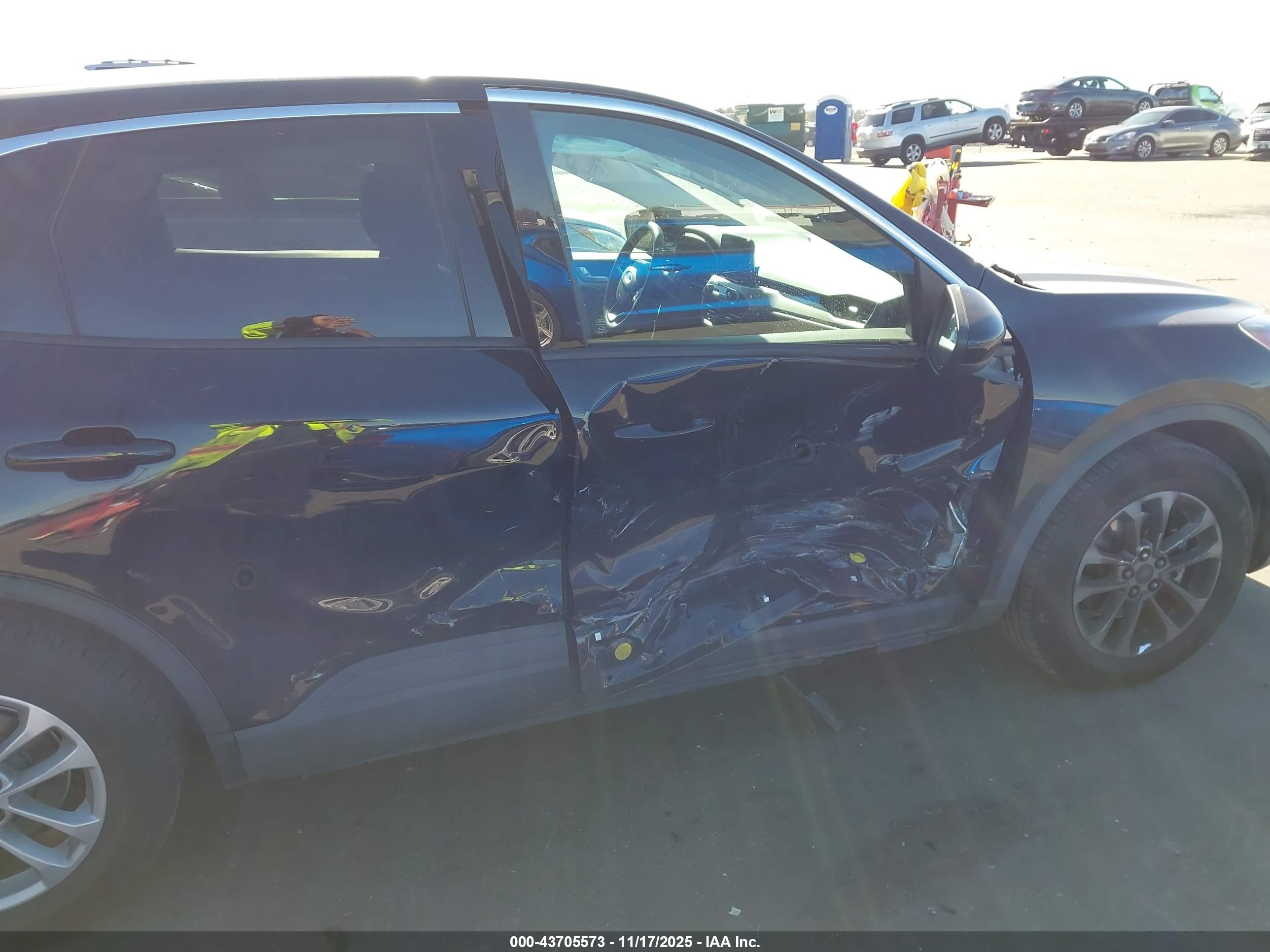 FORD ESCAPE image 6
