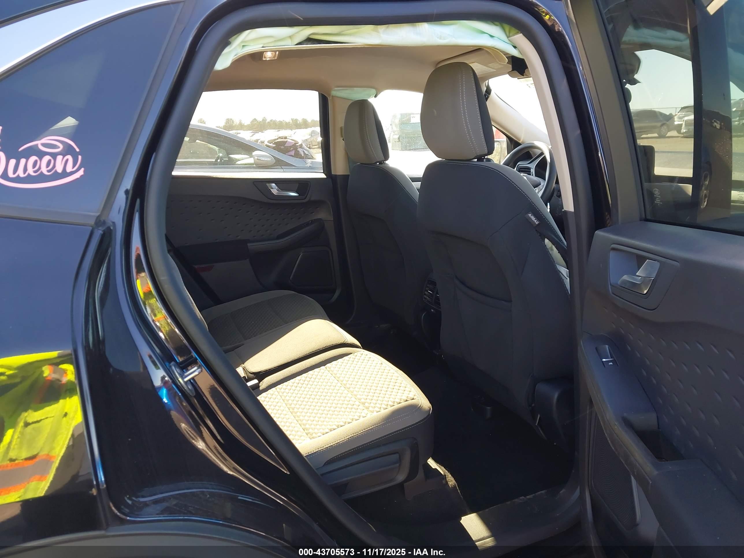 FORD ESCAPE image 8