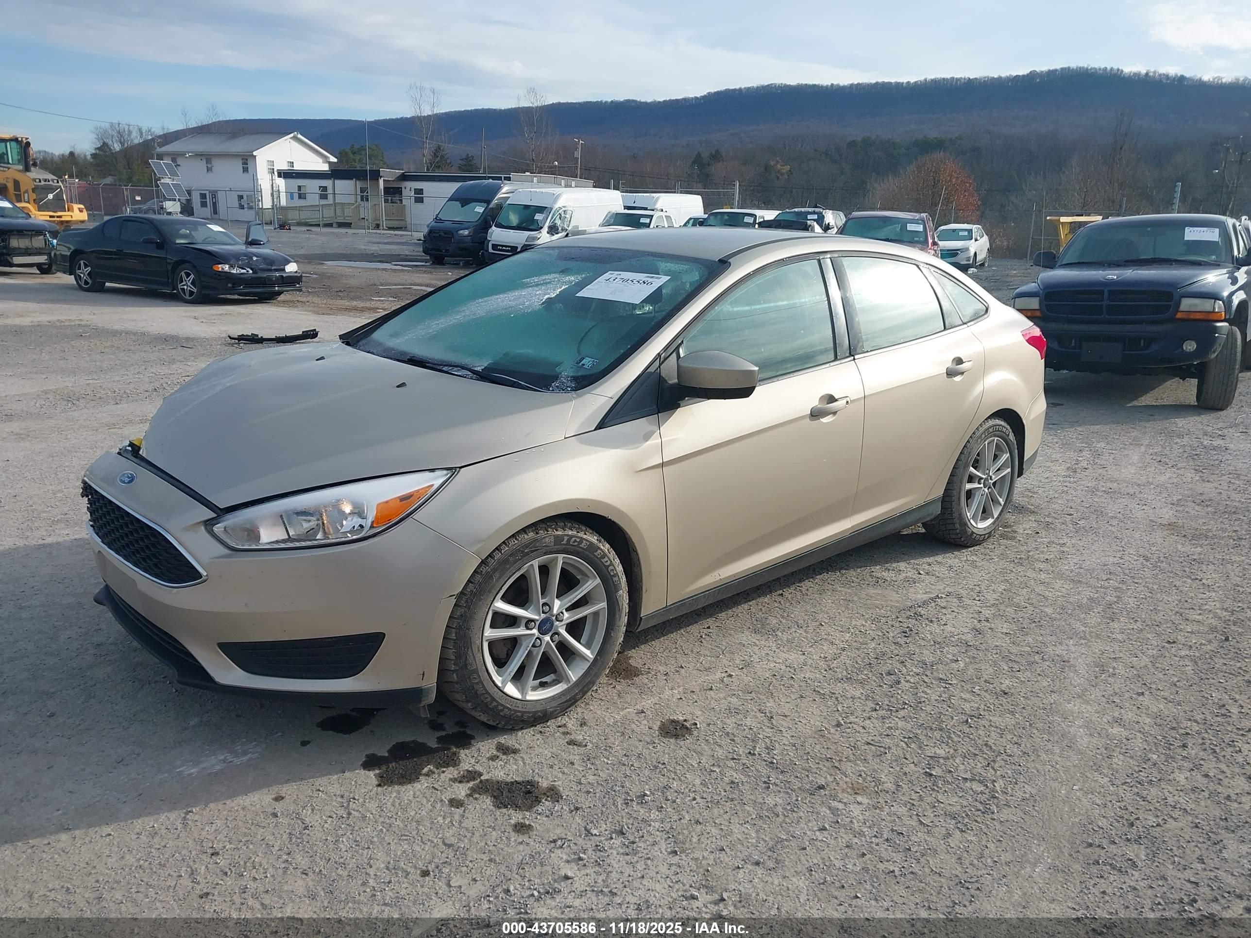 FORD FOCUS image 2
