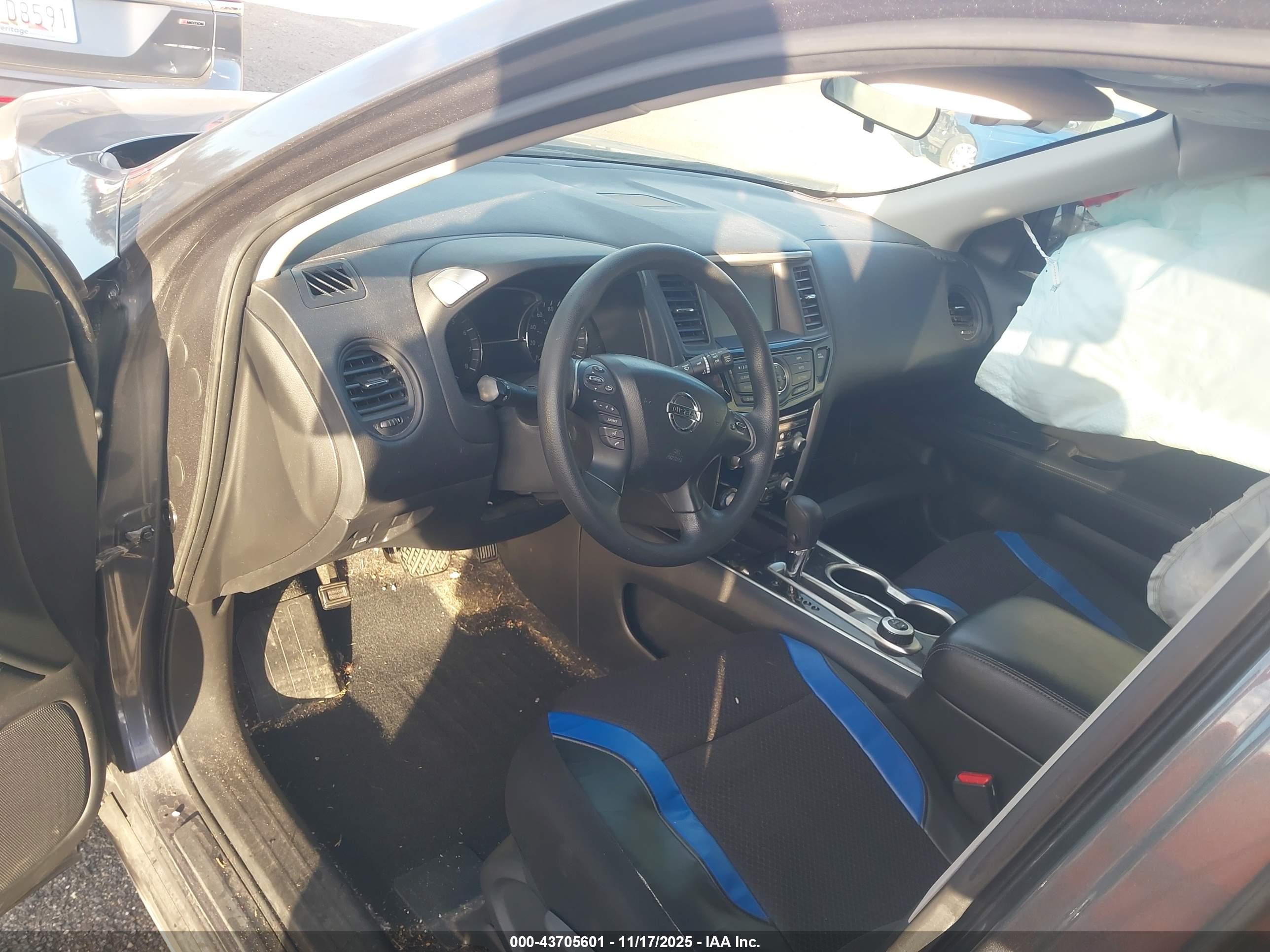 NISSAN PATHFINDER image 5