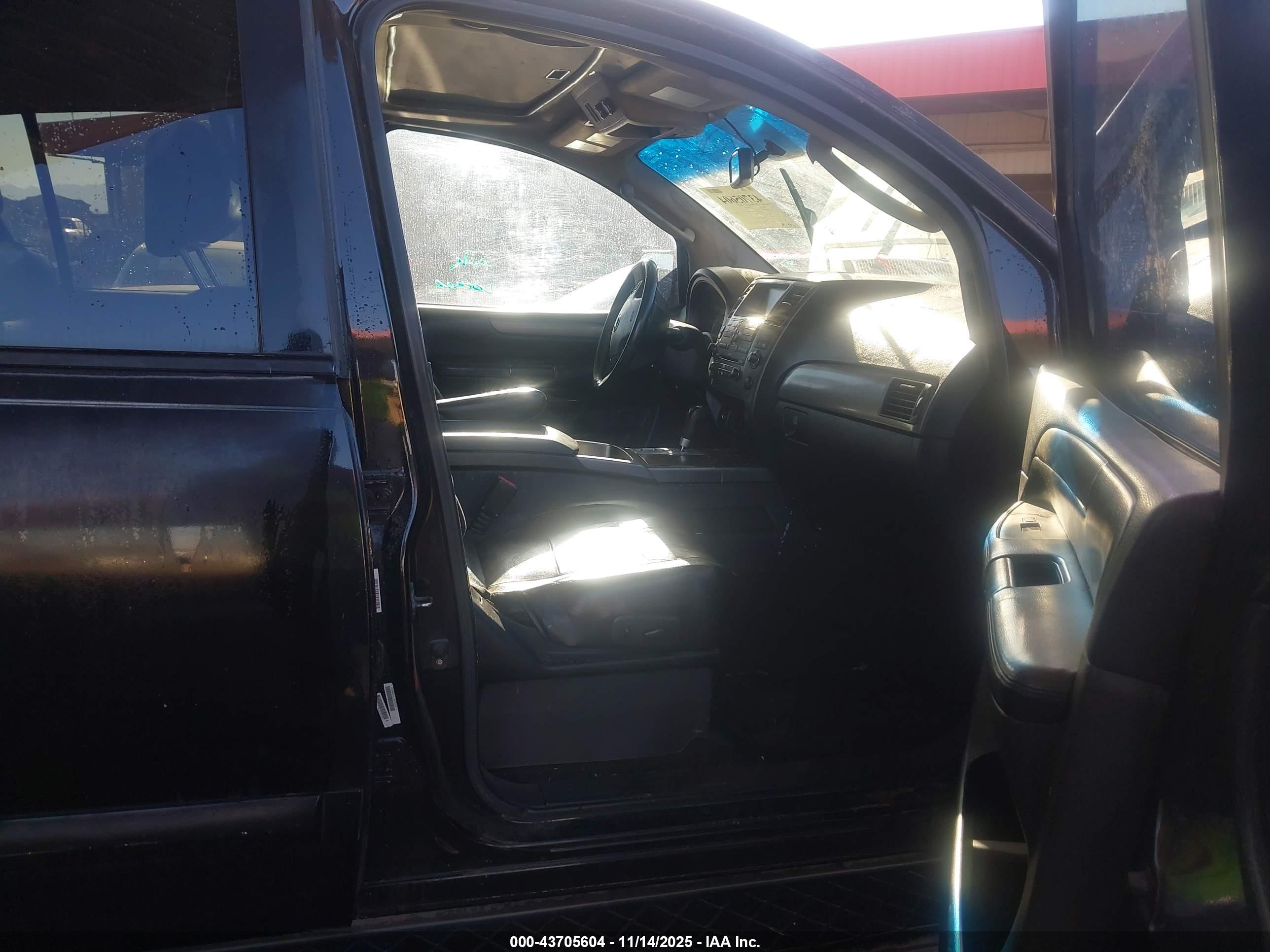 NISSAN ARMADA image 5