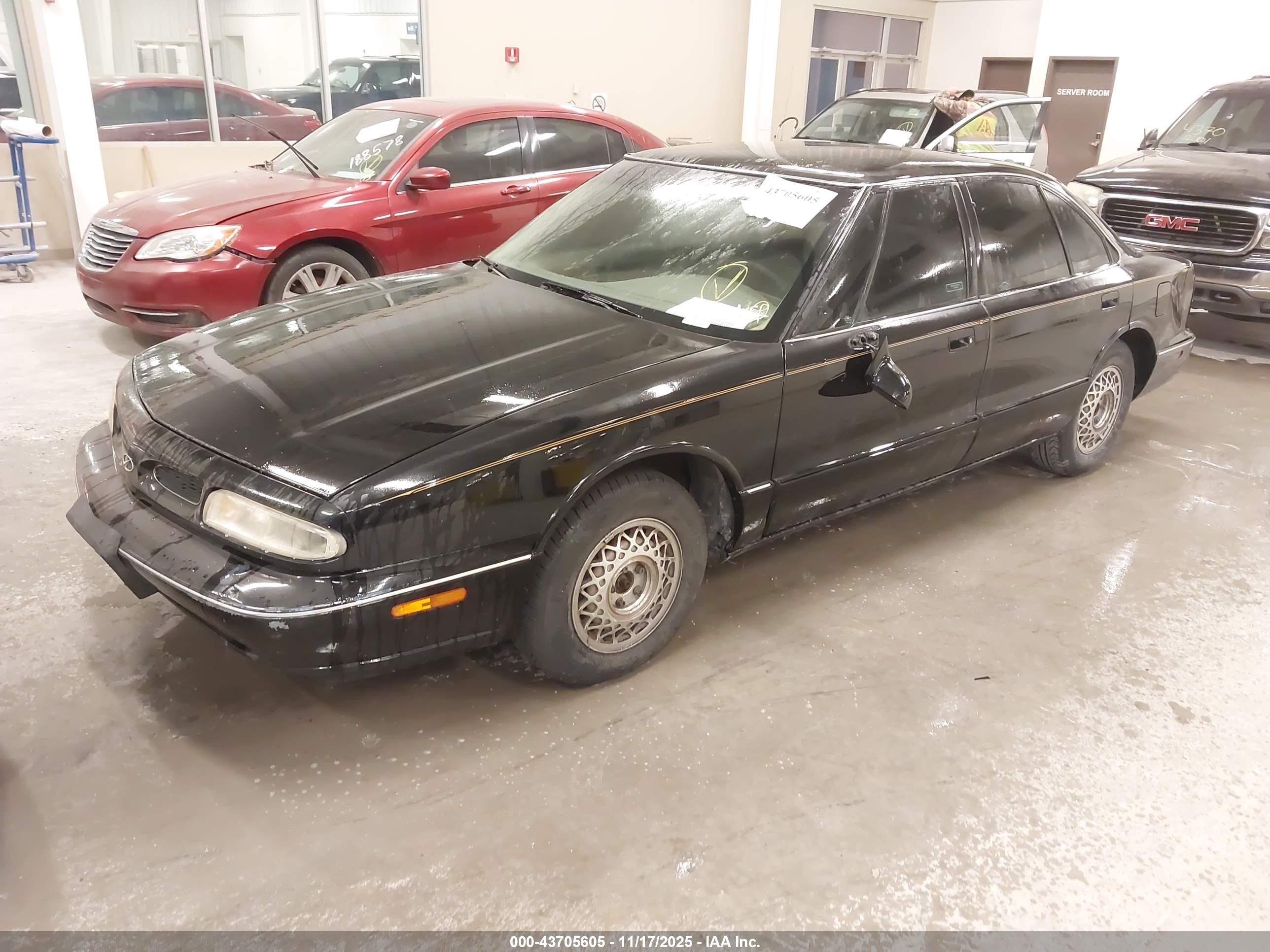 OLDSMOBILE EIGHTY-EIGHT image 2