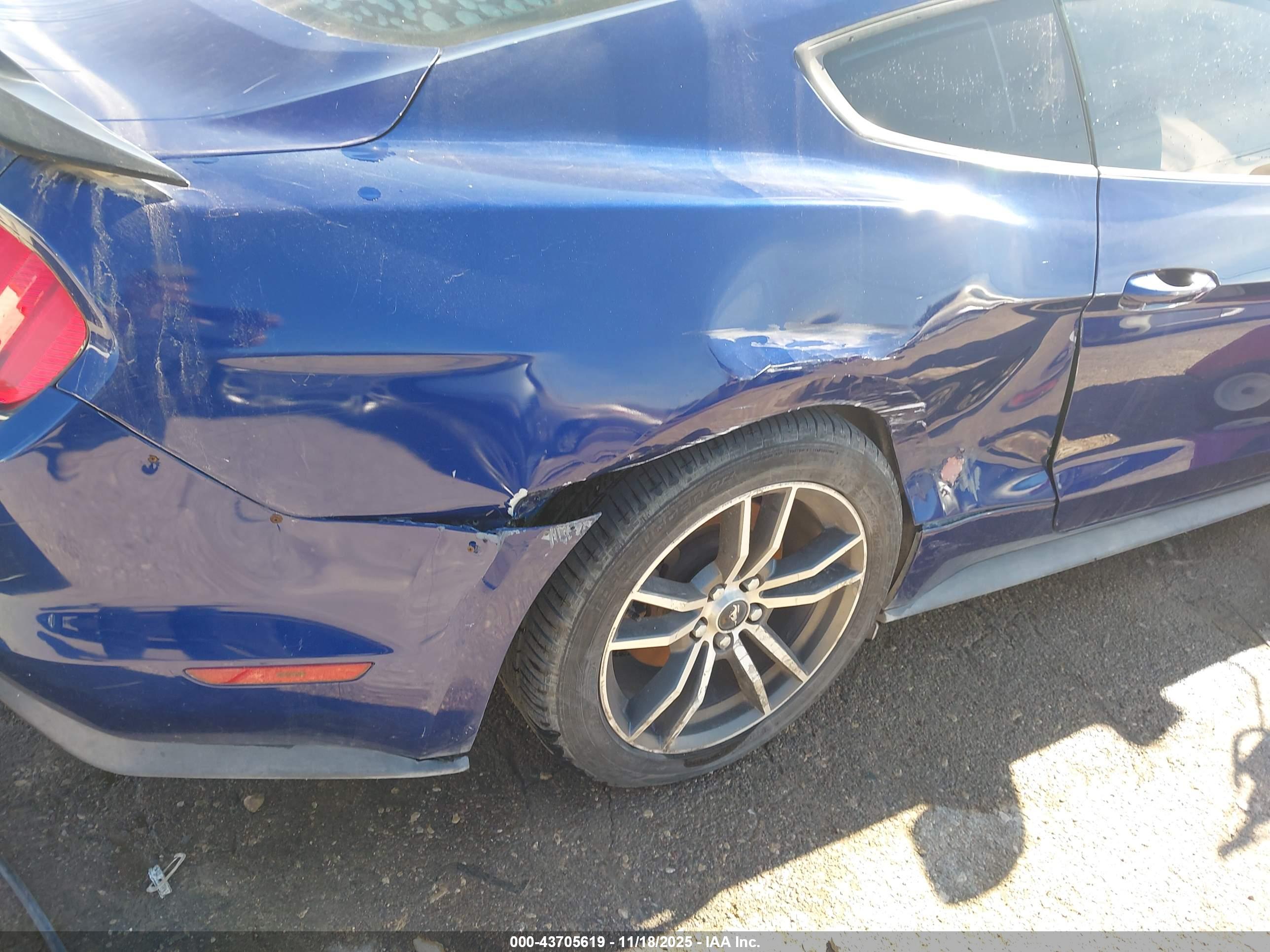 FORD MUSTANG image 6