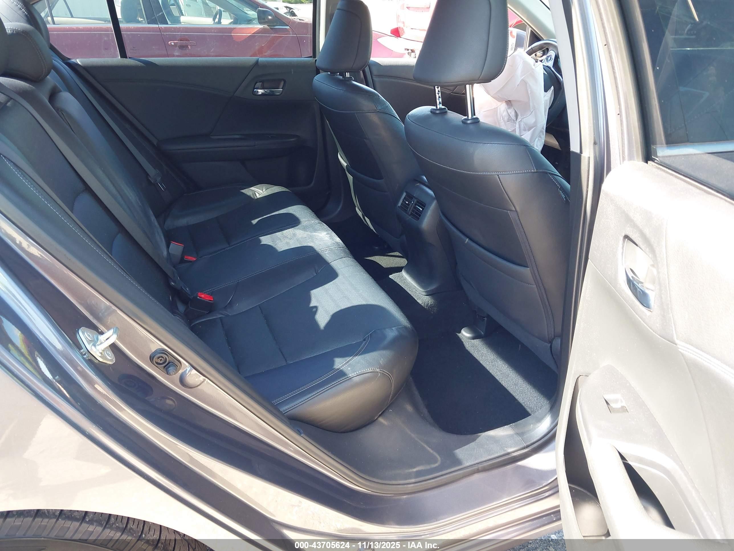 HONDA ACCORD image 8