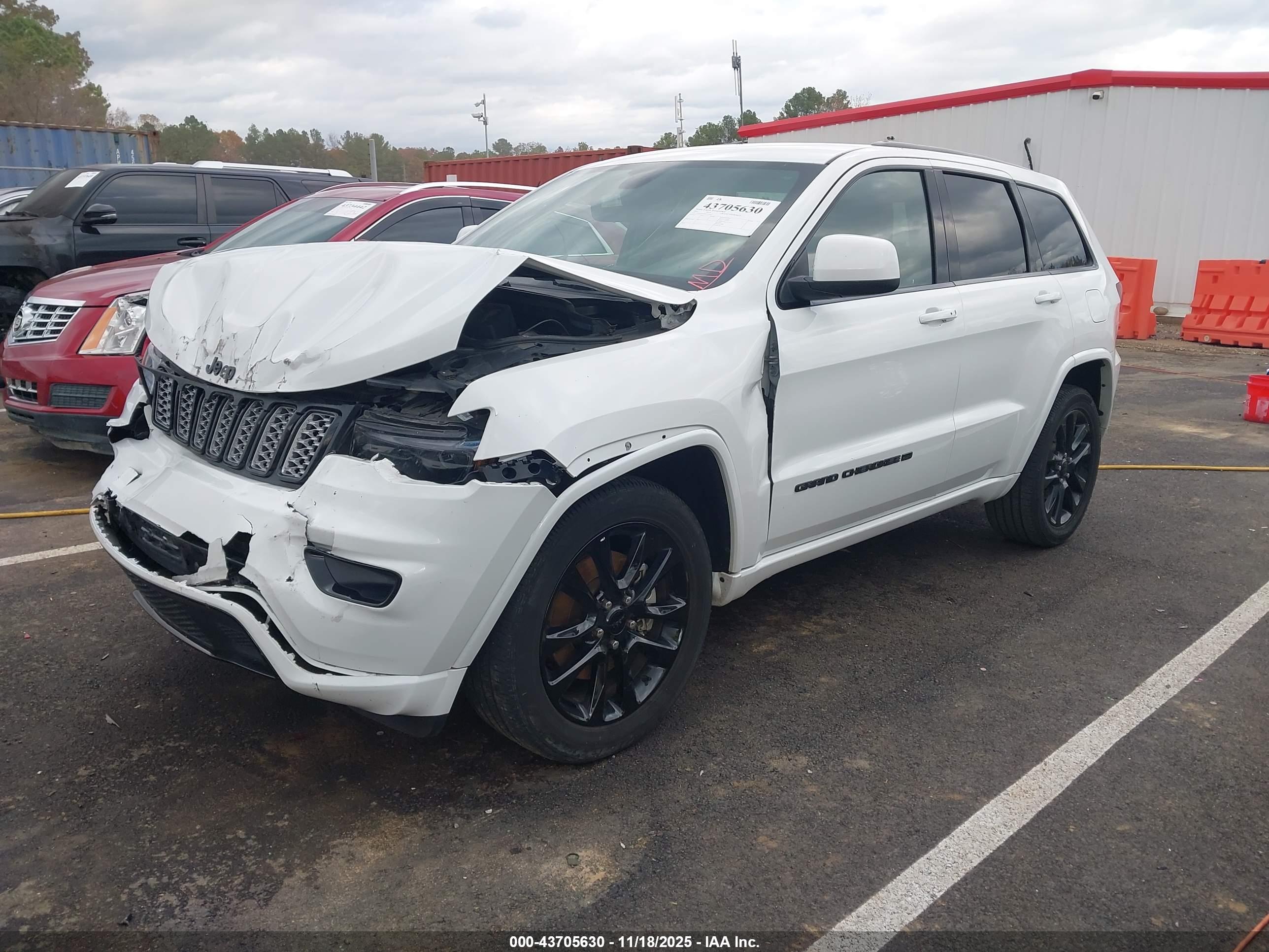 JEEP GRAND image 2
