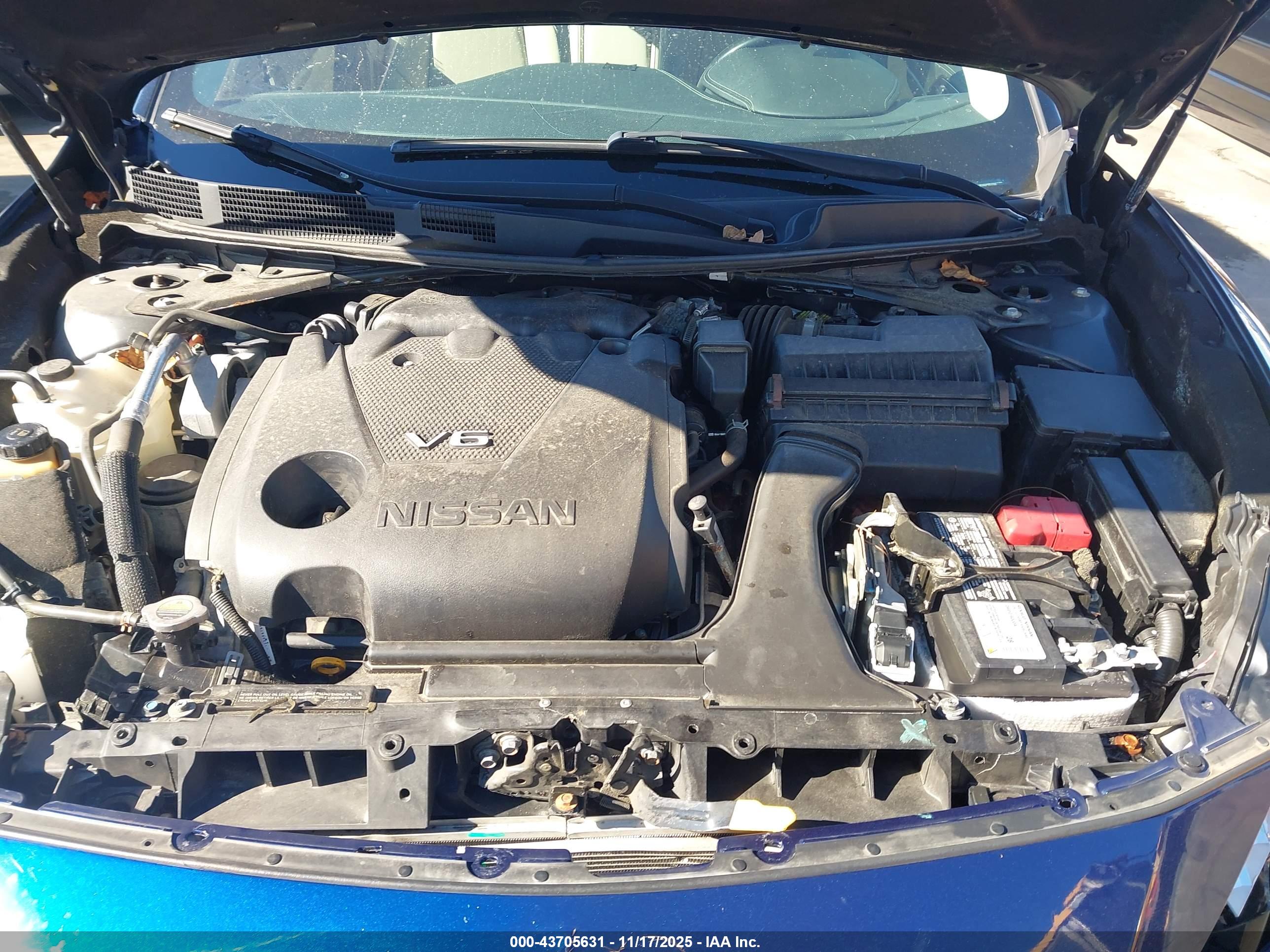 NISSAN MAXIMA image 10