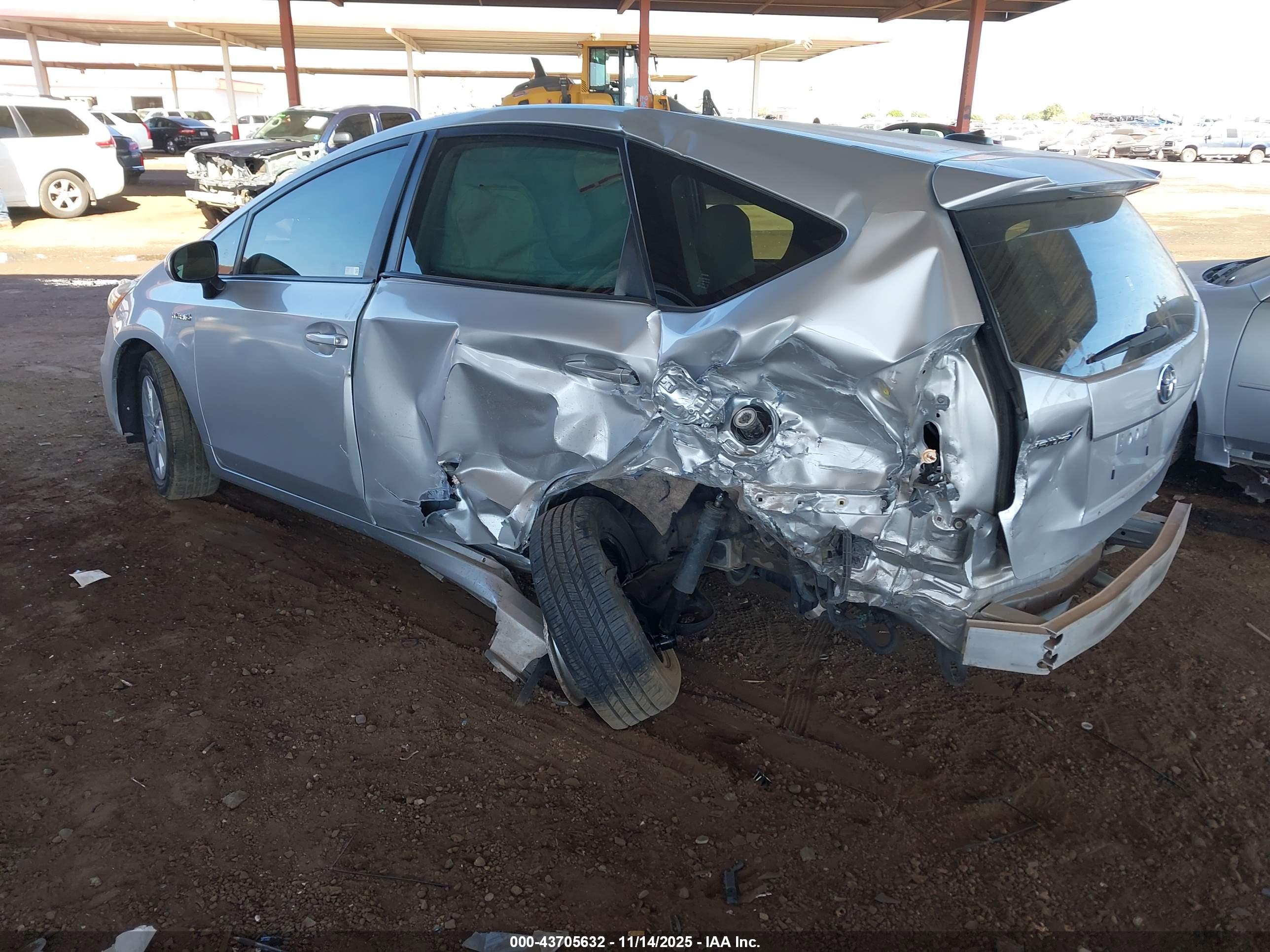TOYOTA PRIUS image 3