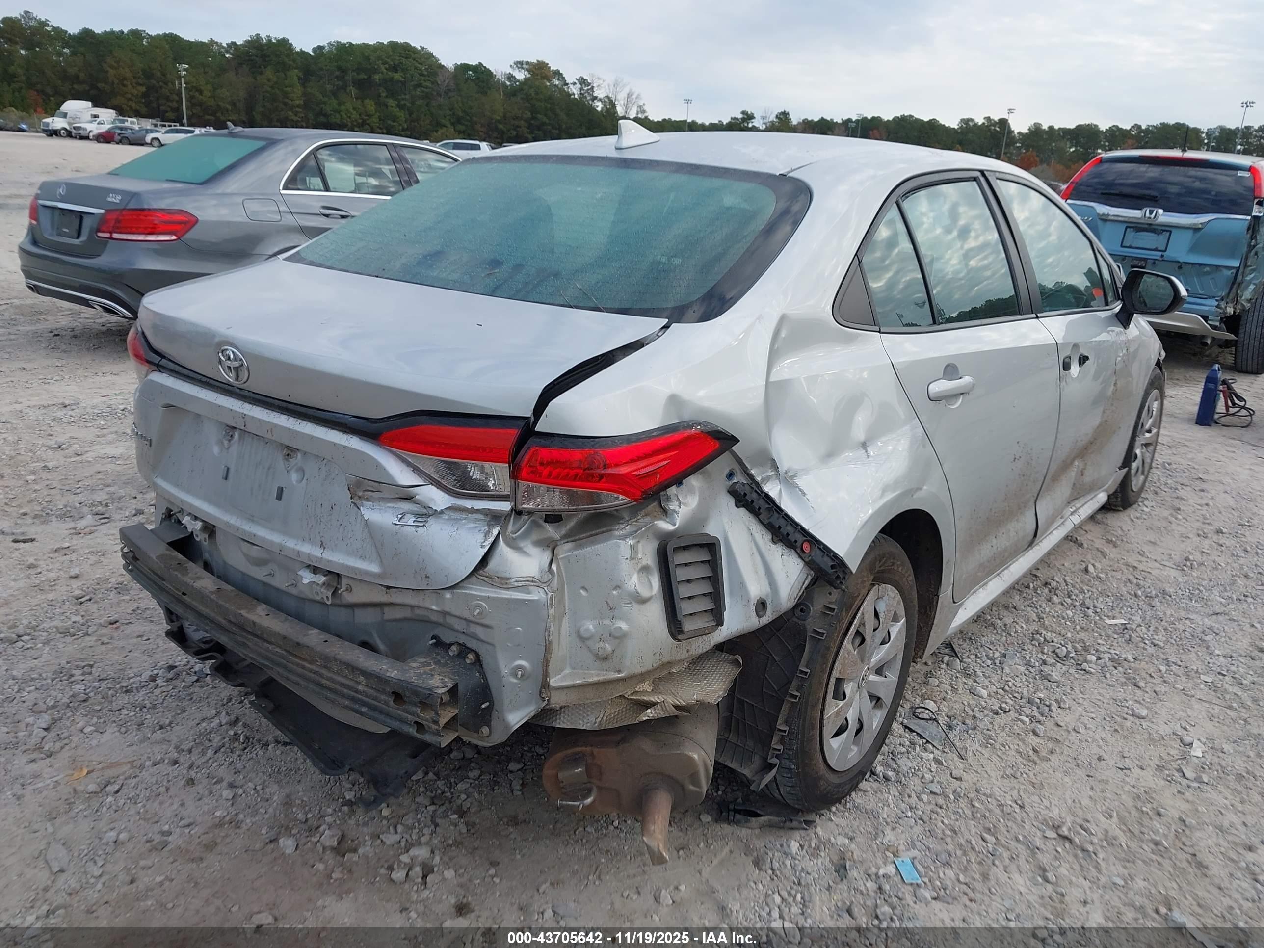 TOYOTA COROLLA image 4