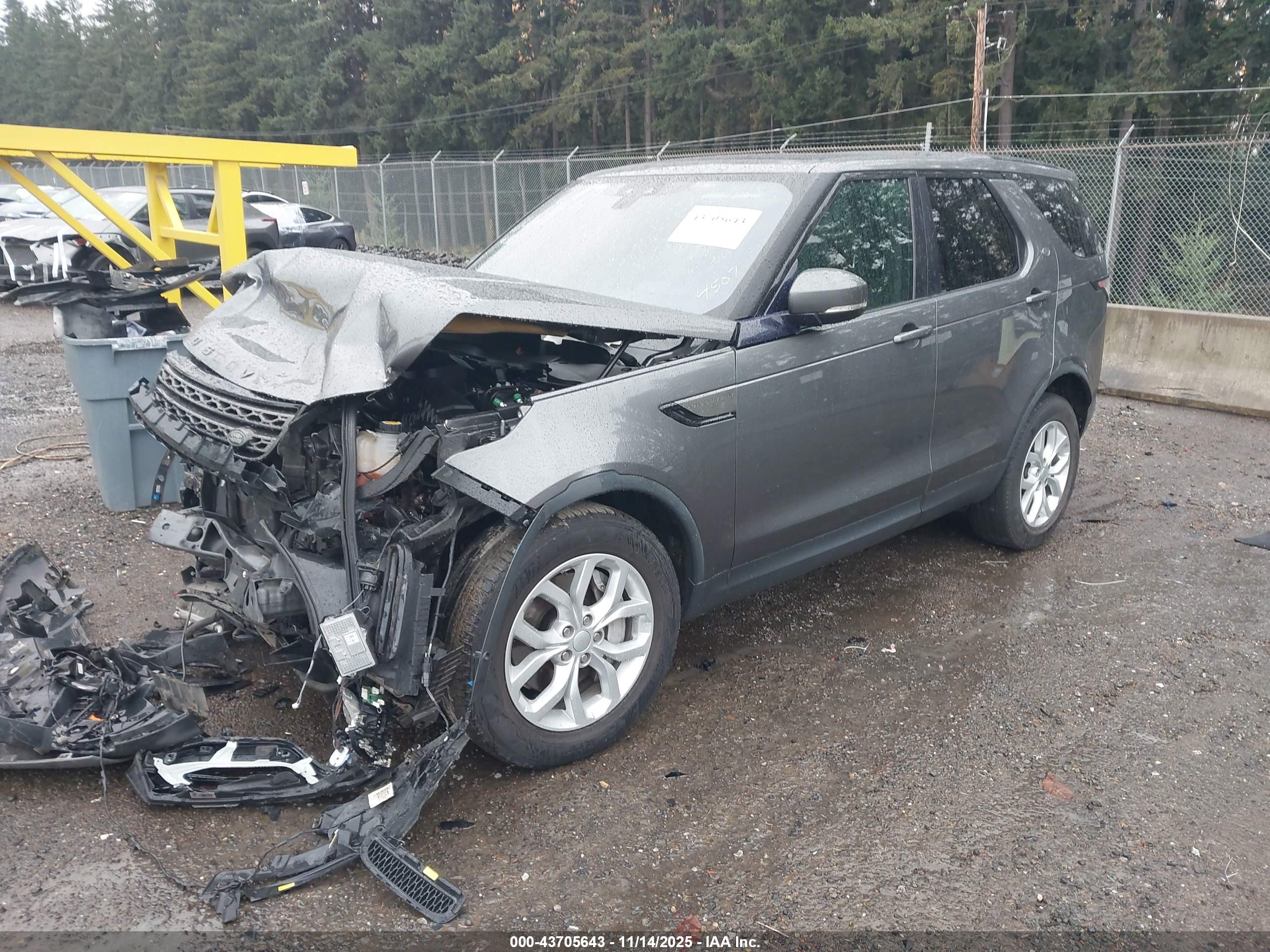 LAND ROVER image 2
