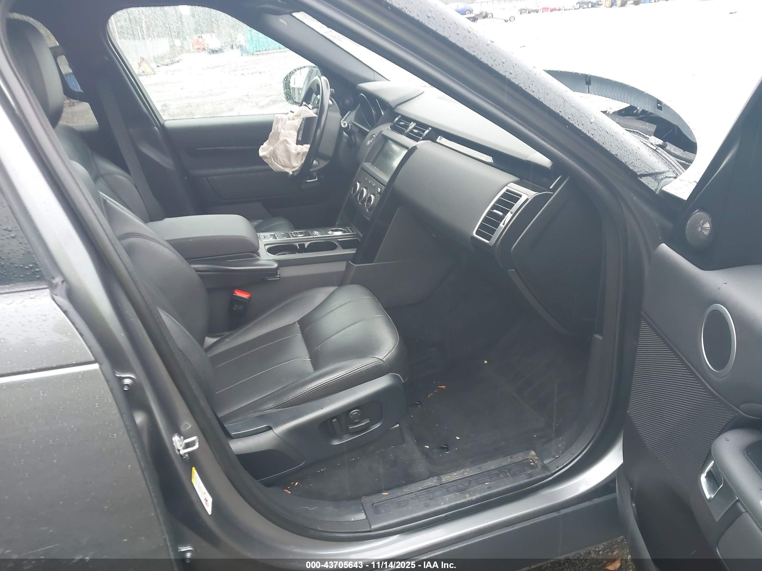 LAND ROVER image 5