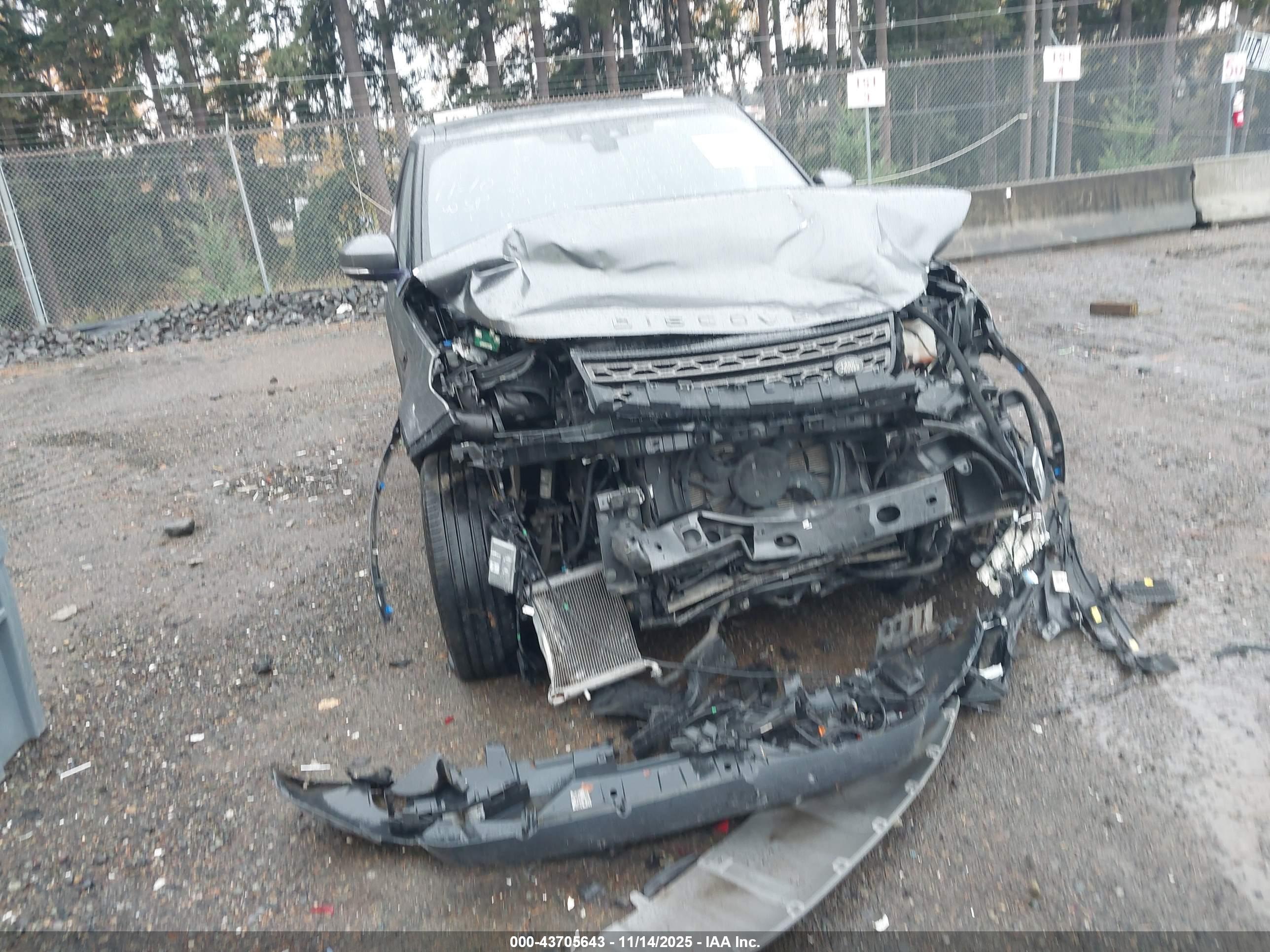 LAND ROVER image 6